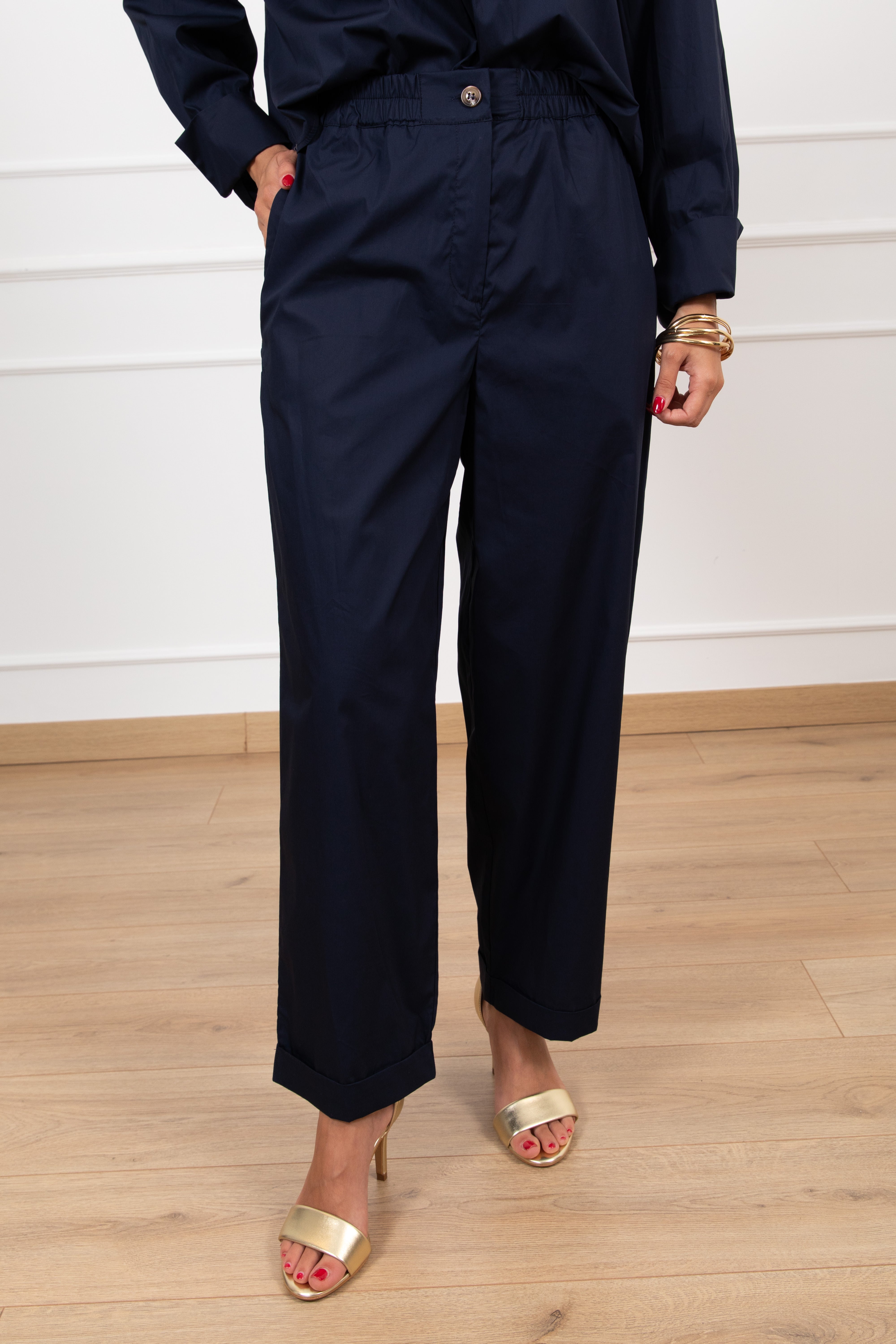 Pantalone carrot-fit con elastico Tensione IN