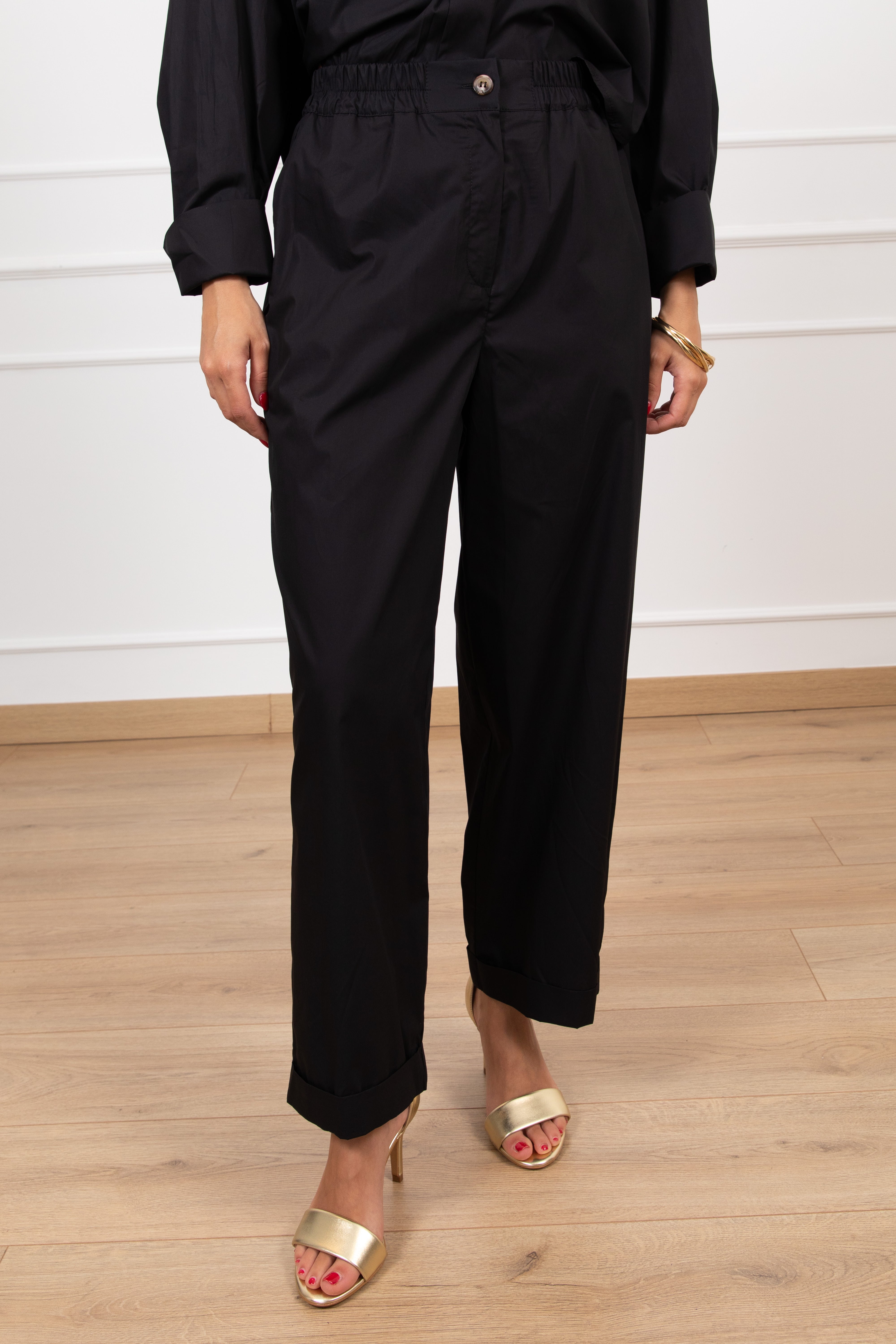 Pantalone carrot-fit con elastico Tensione IN