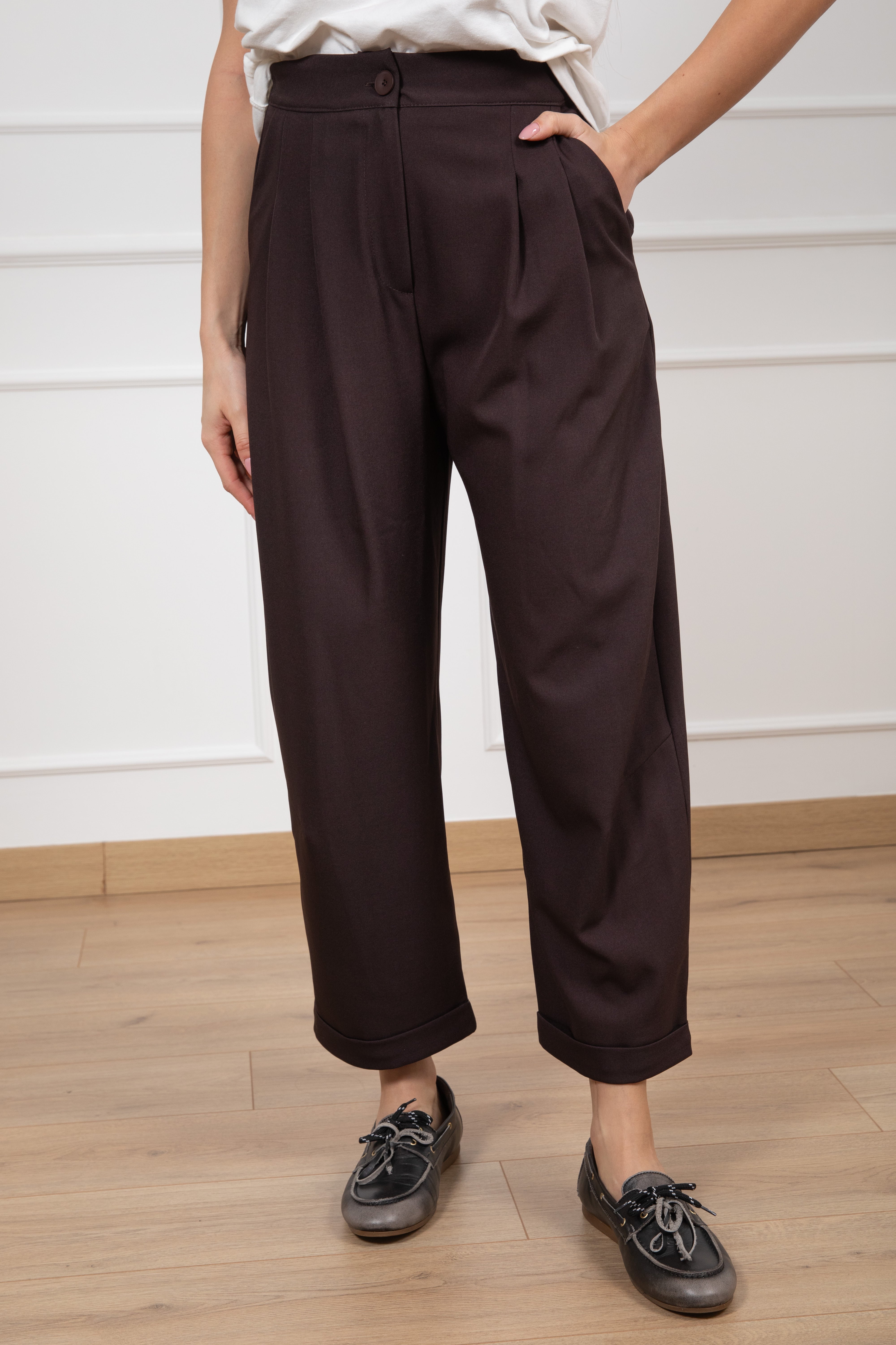 Pantalone carrot con pinces ViCOLO