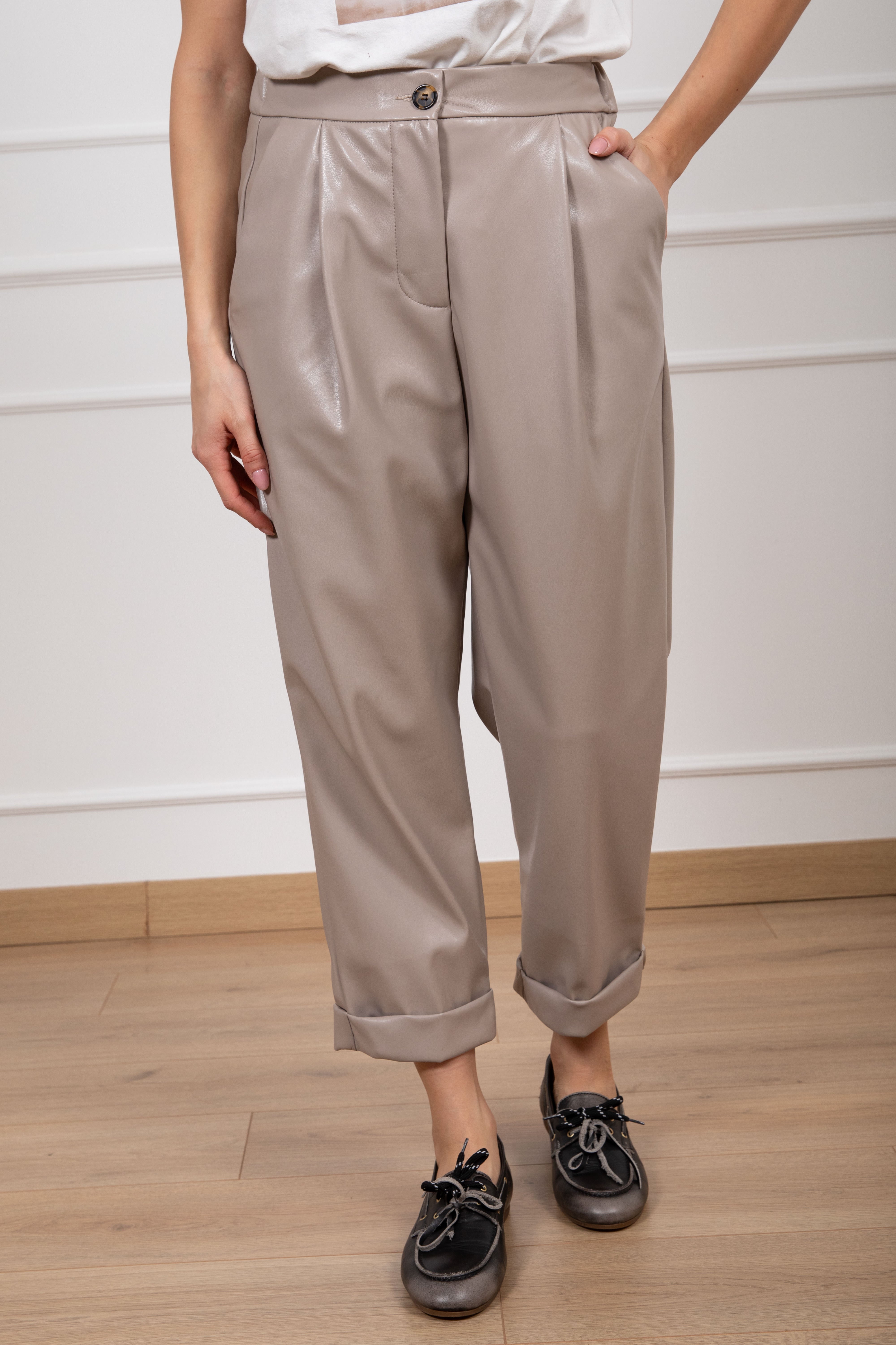 Pantalone carrot-fit in eco-pelle Dixie