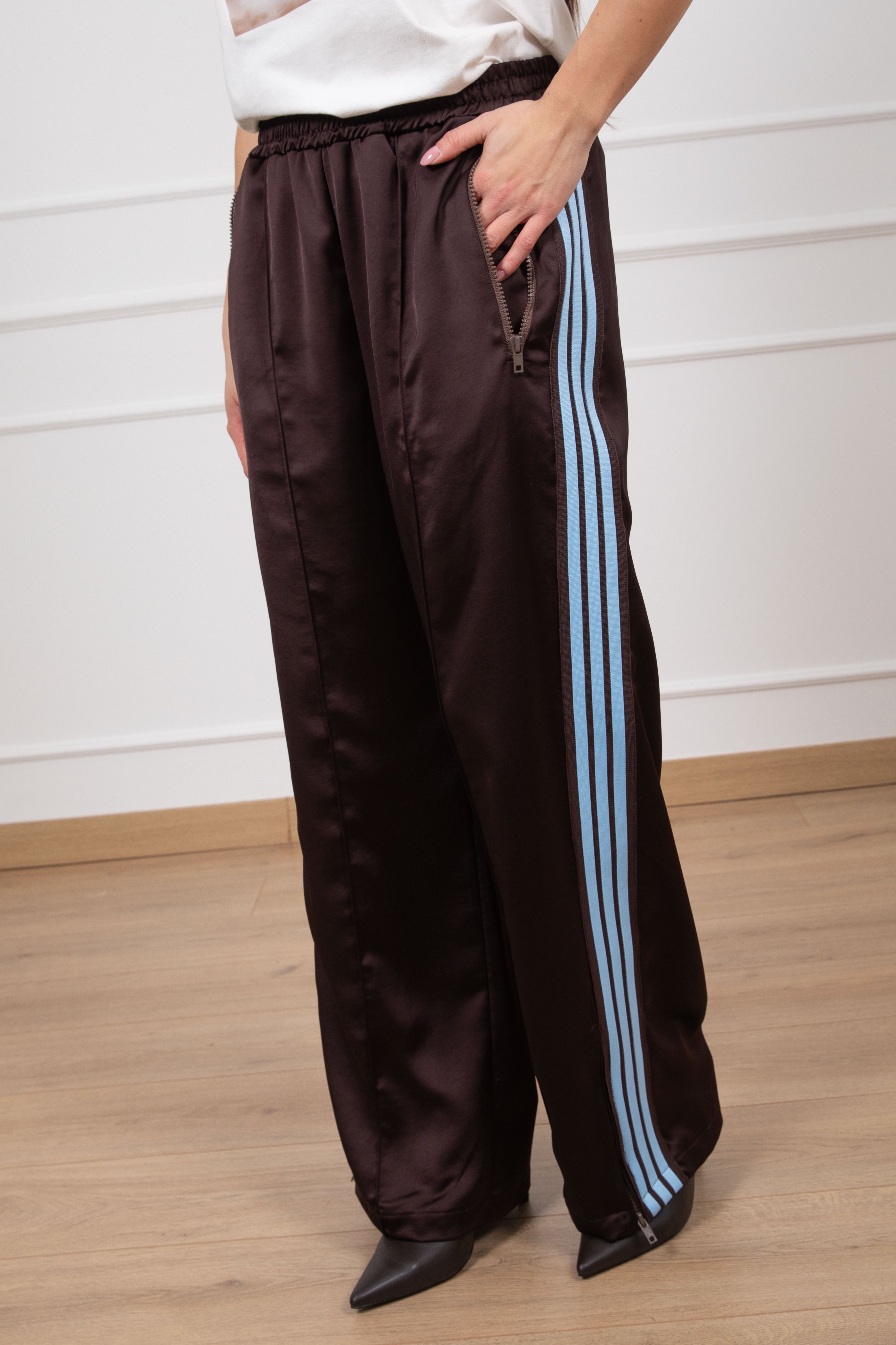 Pantalone lucido con banda laterale Tensione IN