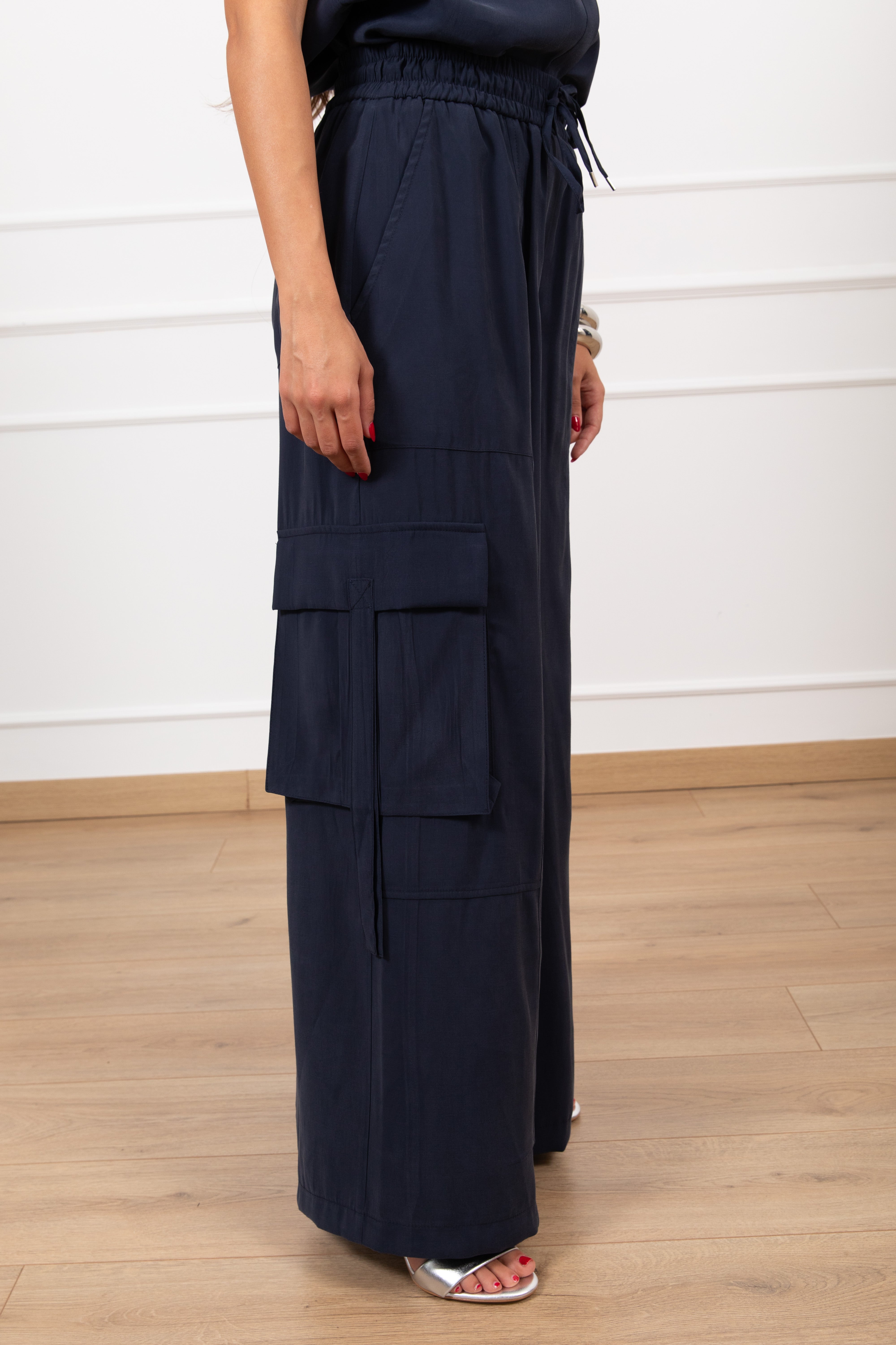 Pantalone cargo in cupro con elastico Tensione IN
