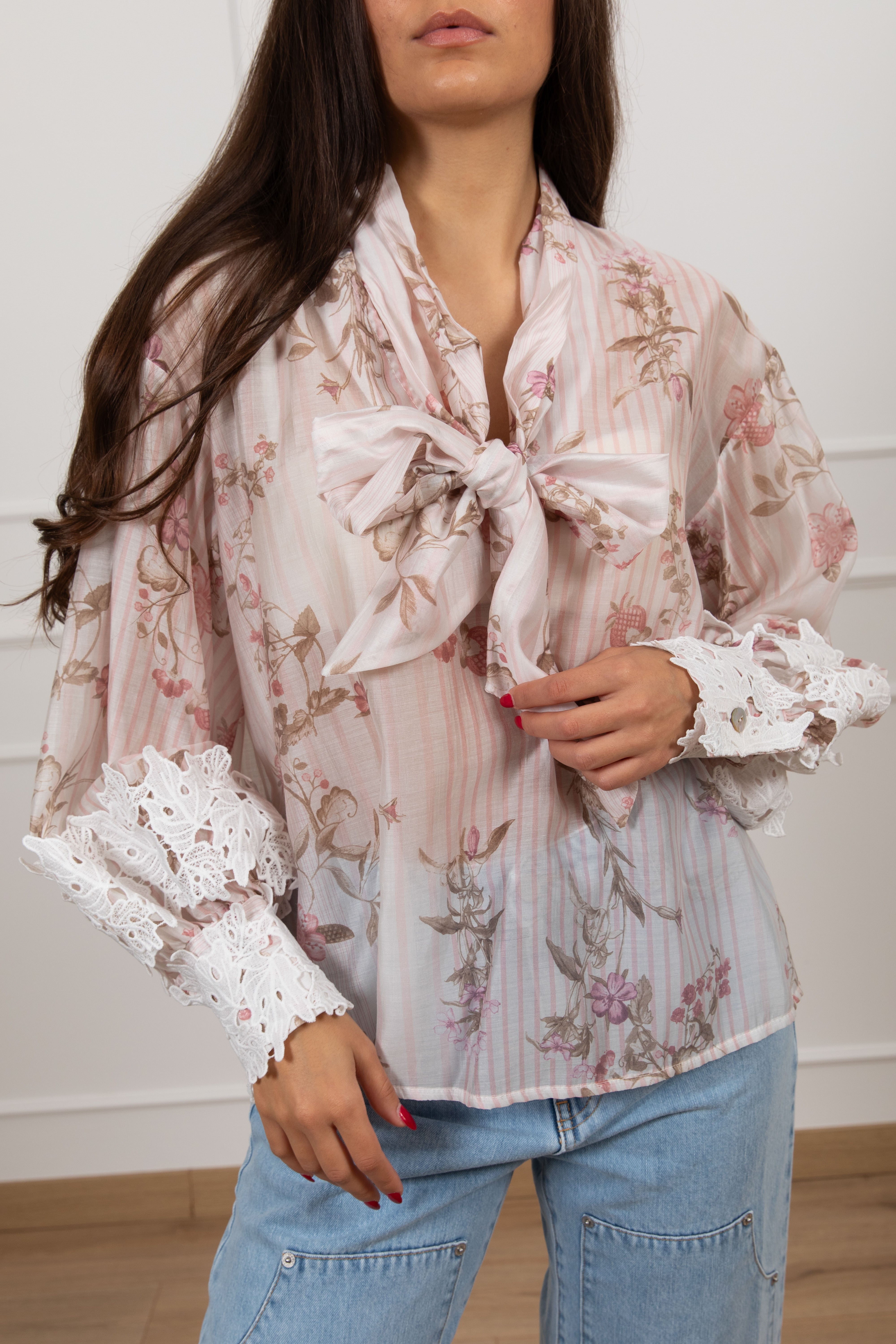 Blusa bacchettata fantasia flowers con pizzo Susy Mix