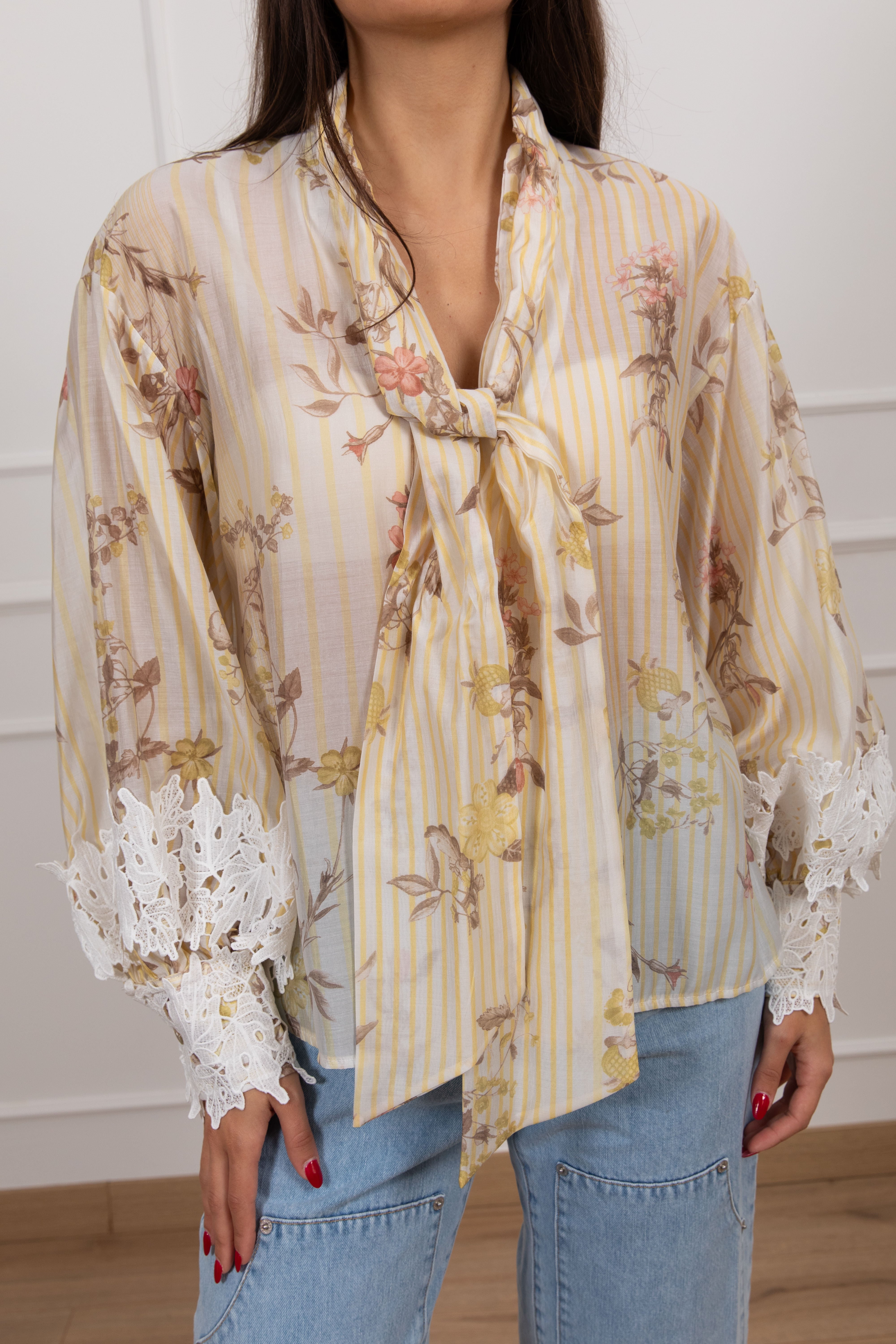 Blusa bacchettata fantasia flowers con pizzo Susy Mix