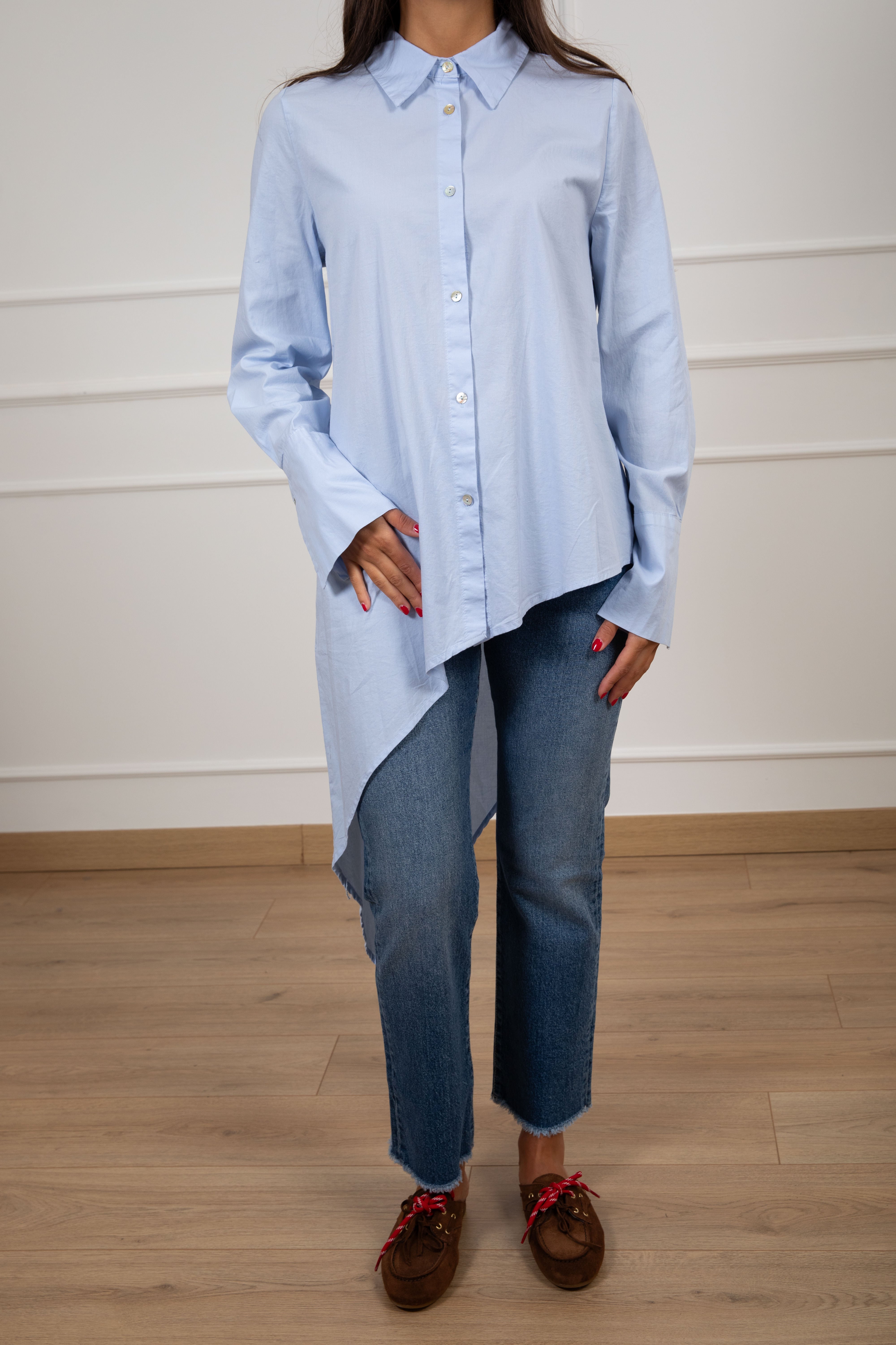 Maxi-camicia con fondo asimmetrico Tensione IN
