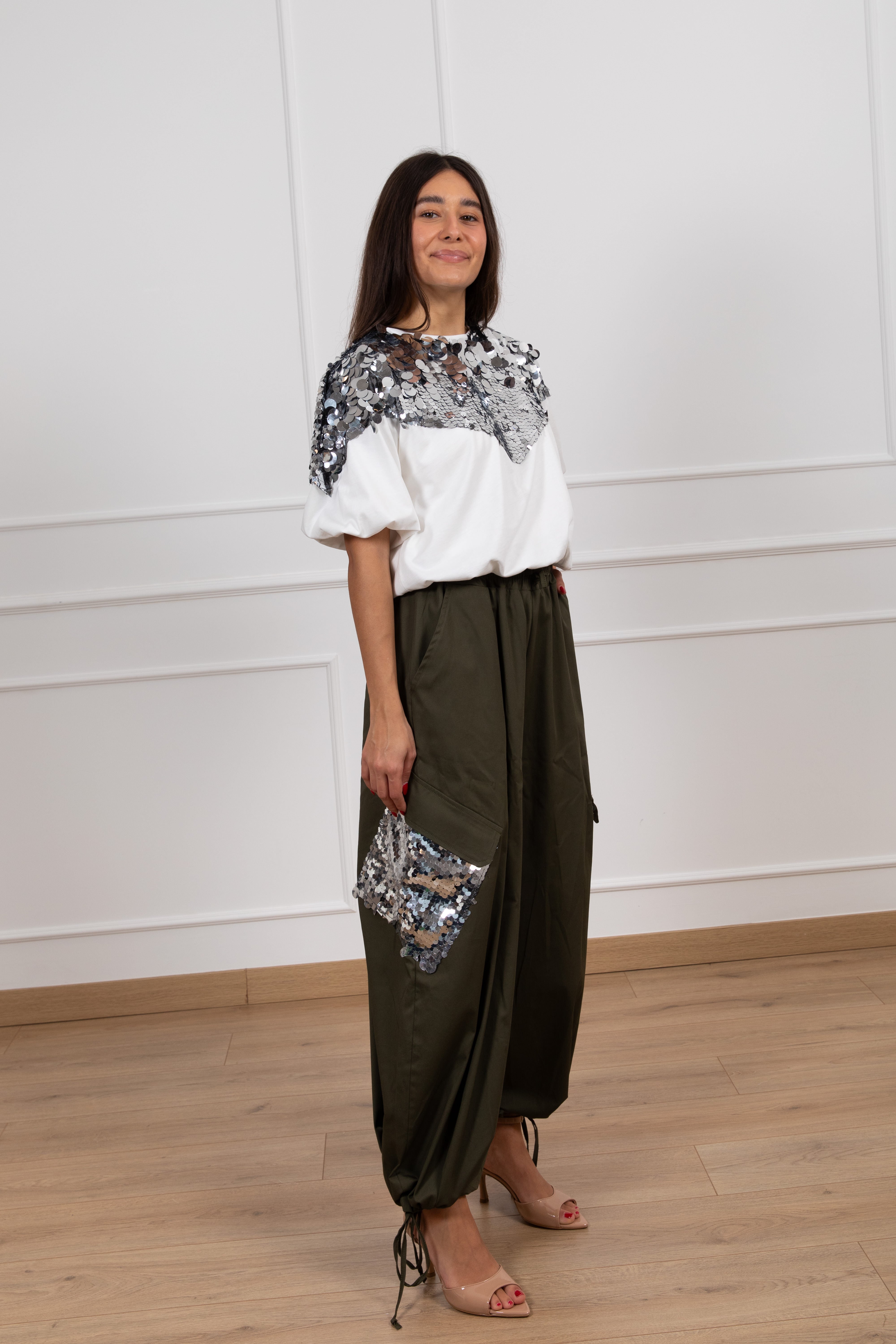 Pantalone cargo con tasca paillettes Motel