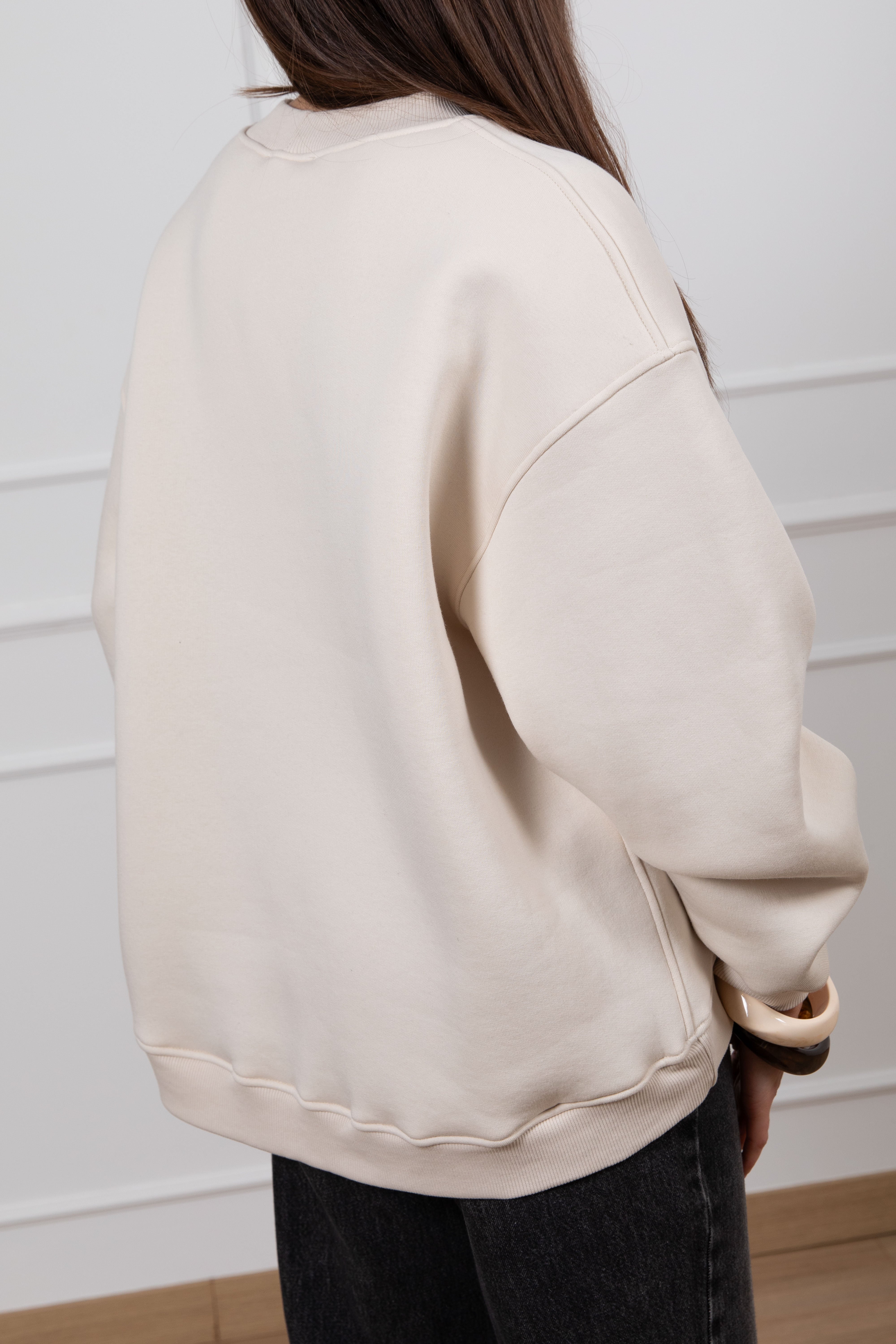 Felpa girocollo con ricamo mono-gram ViCOLO