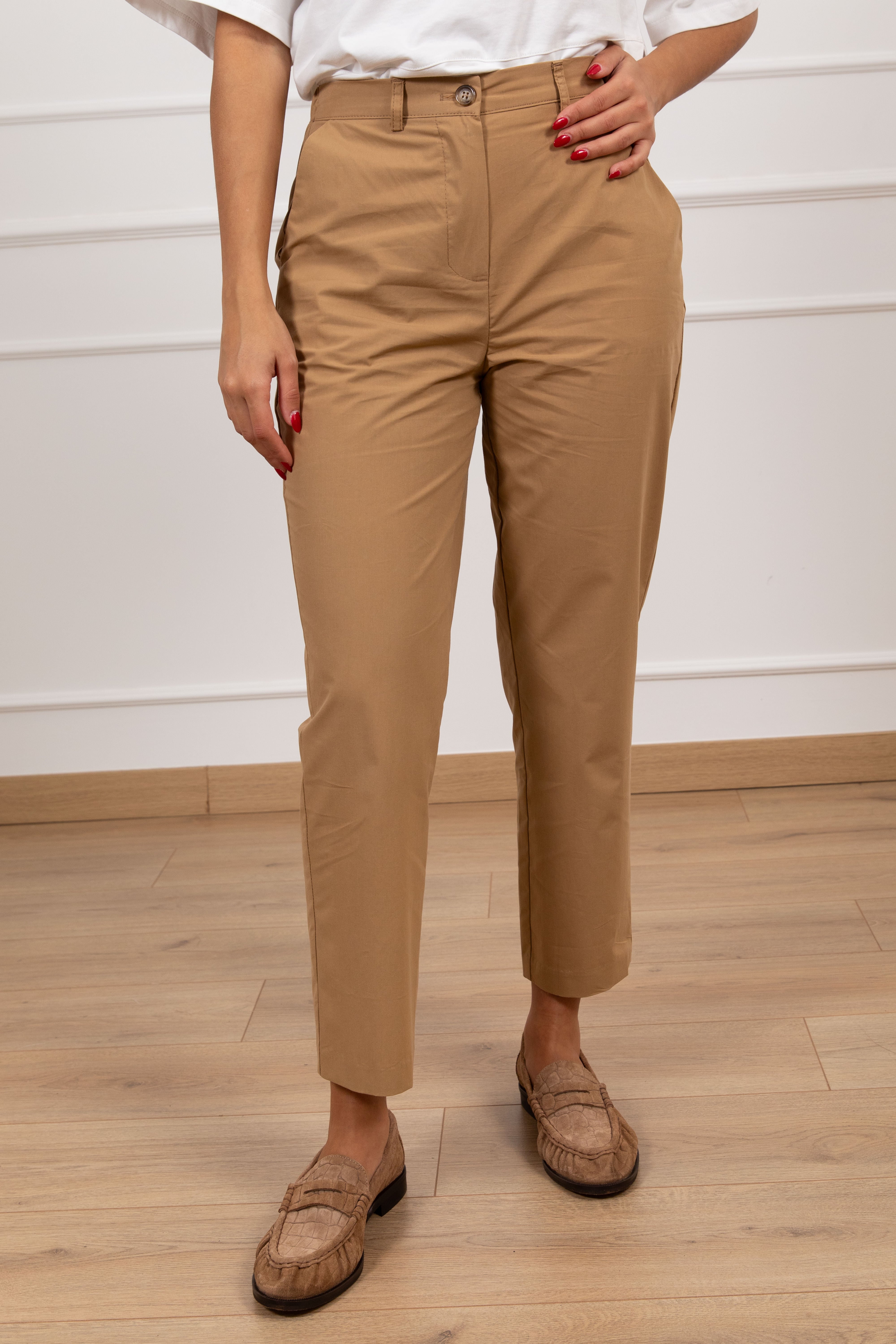 Pantalone carrot-fit con elastico sul retro ViCOLO