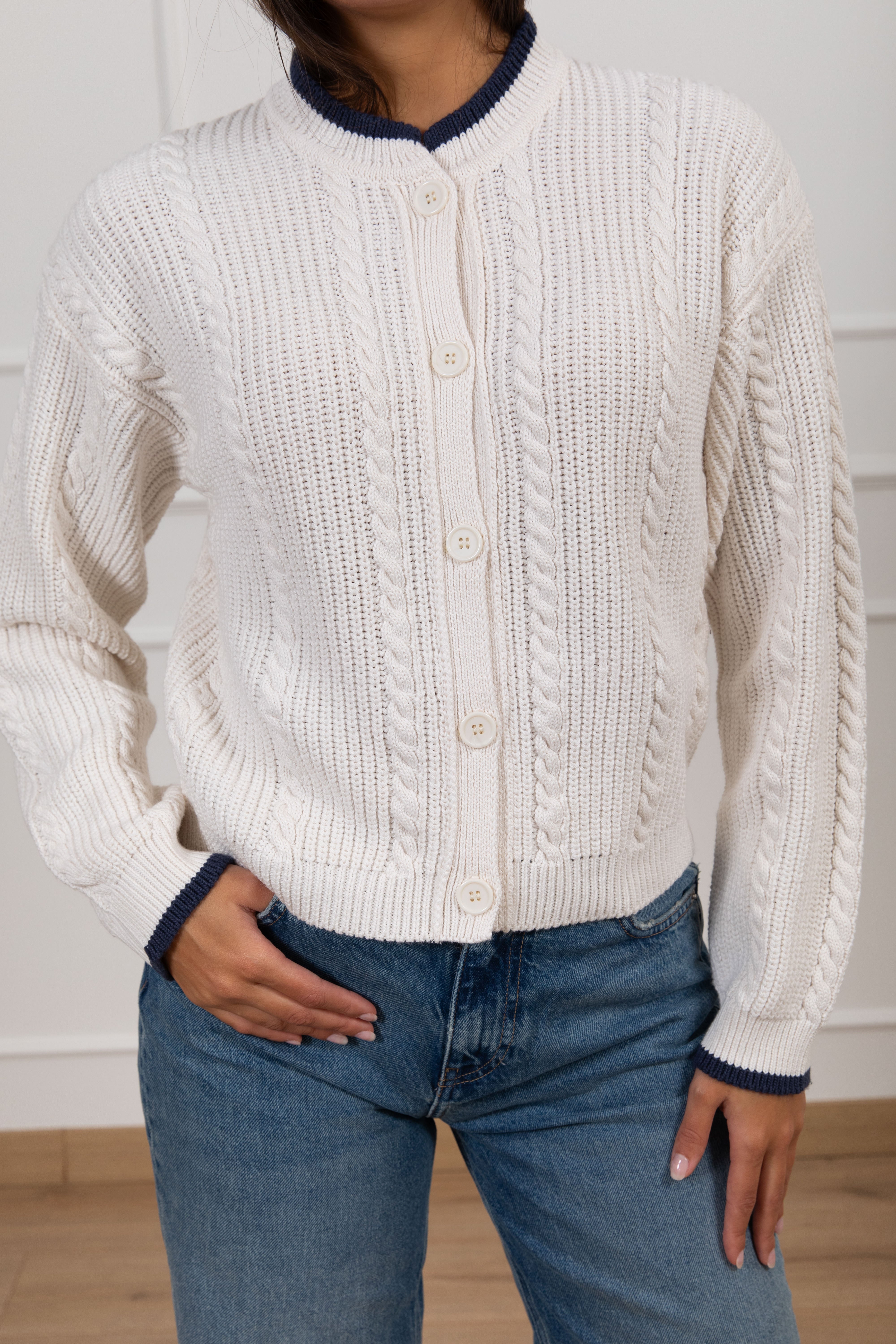 Cardigan trecce con profili a contrasto Tensione IN