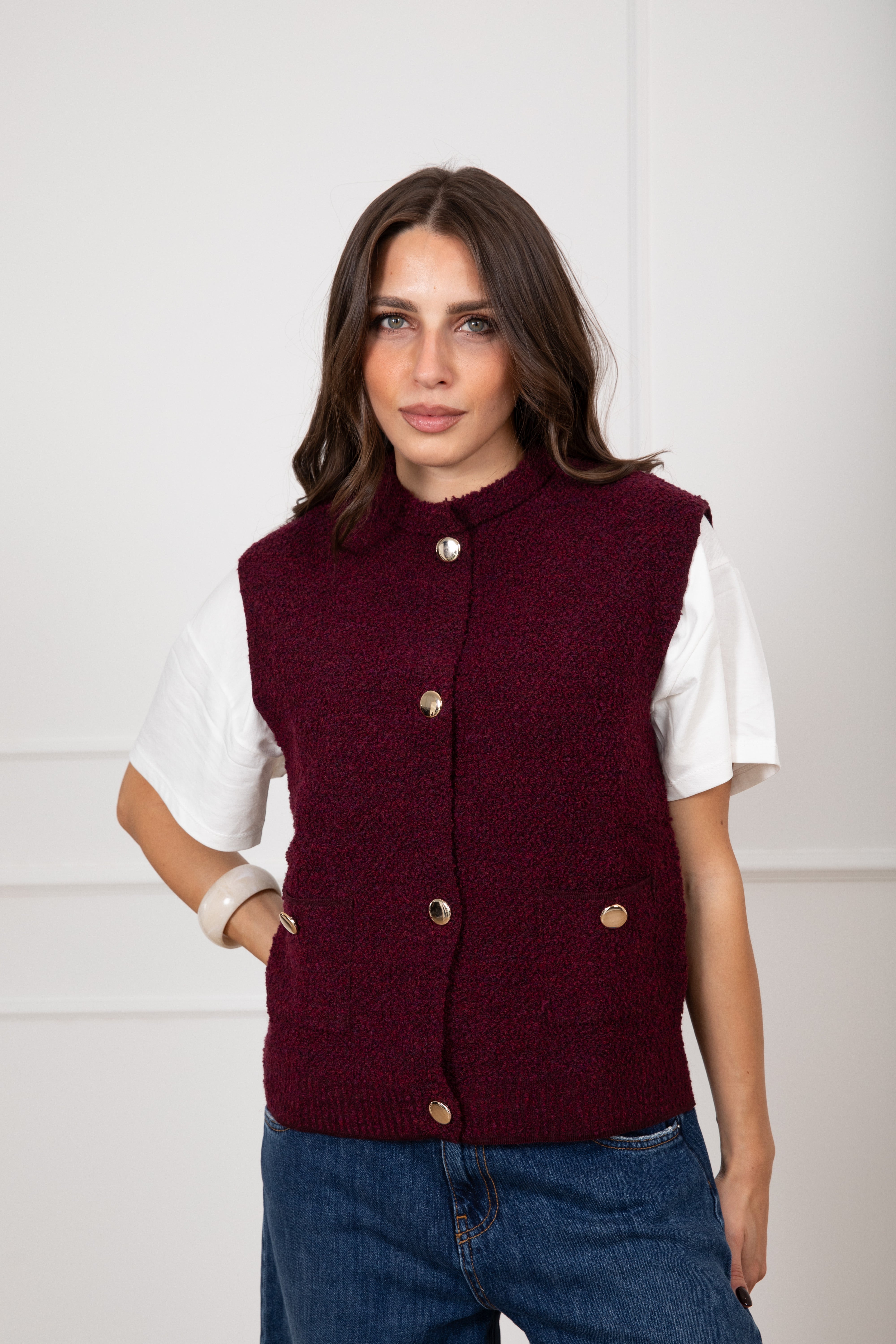 Gilet in maglia bouclè con bottoni oro Tensione IN