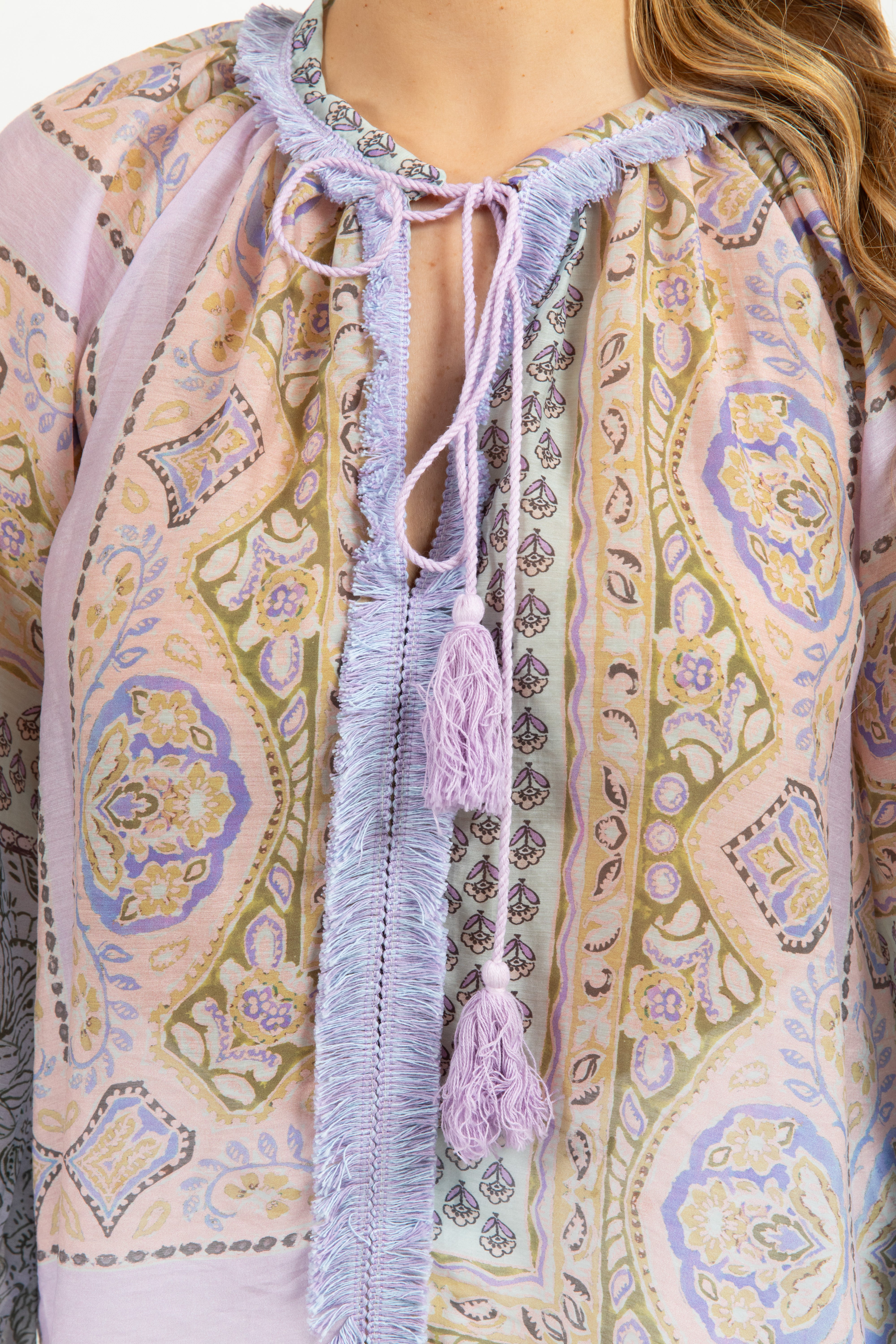 Blusa con nappine fantasia cachemire rosa Tensione IN