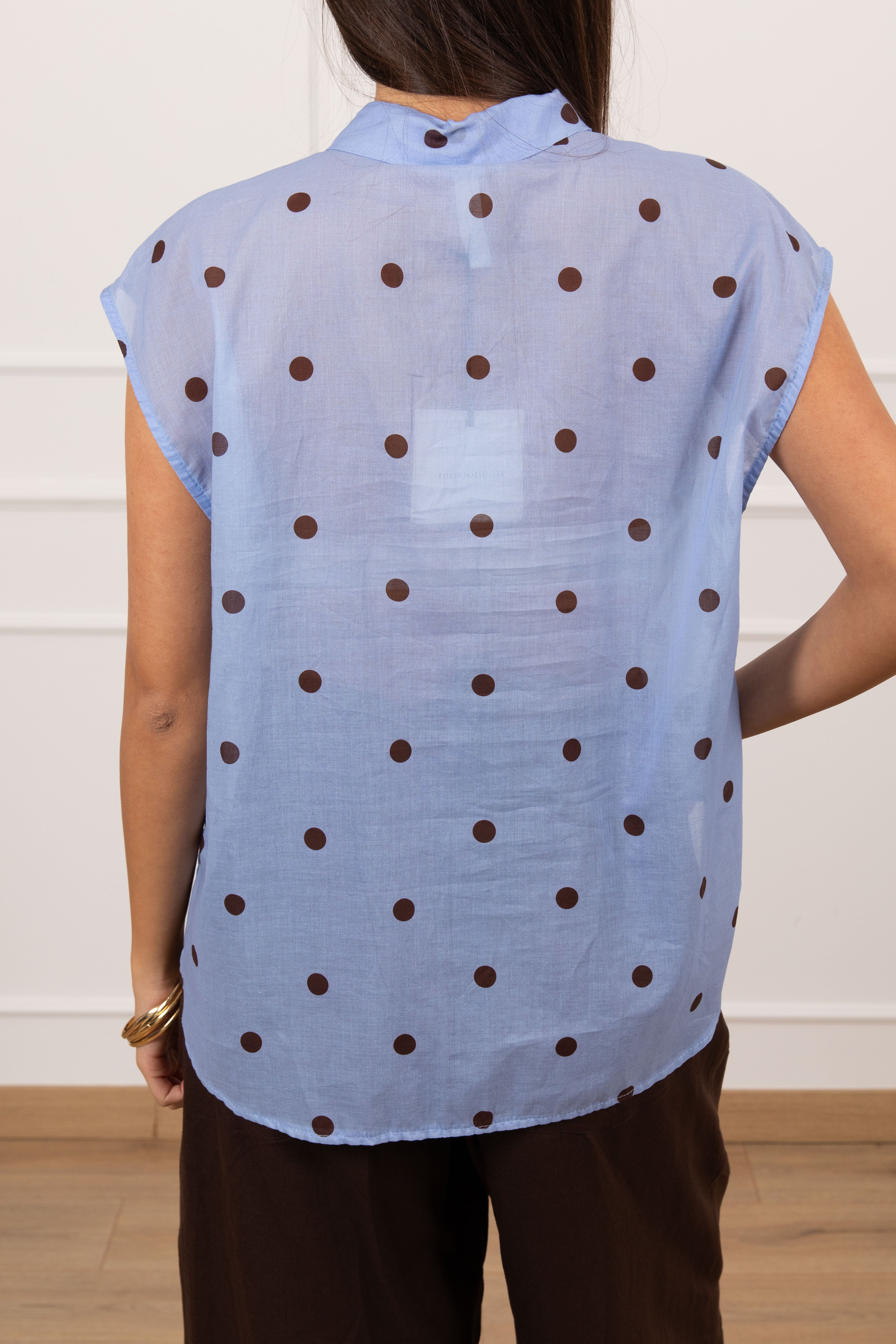 Camicia smanicata a pois Tensione IN