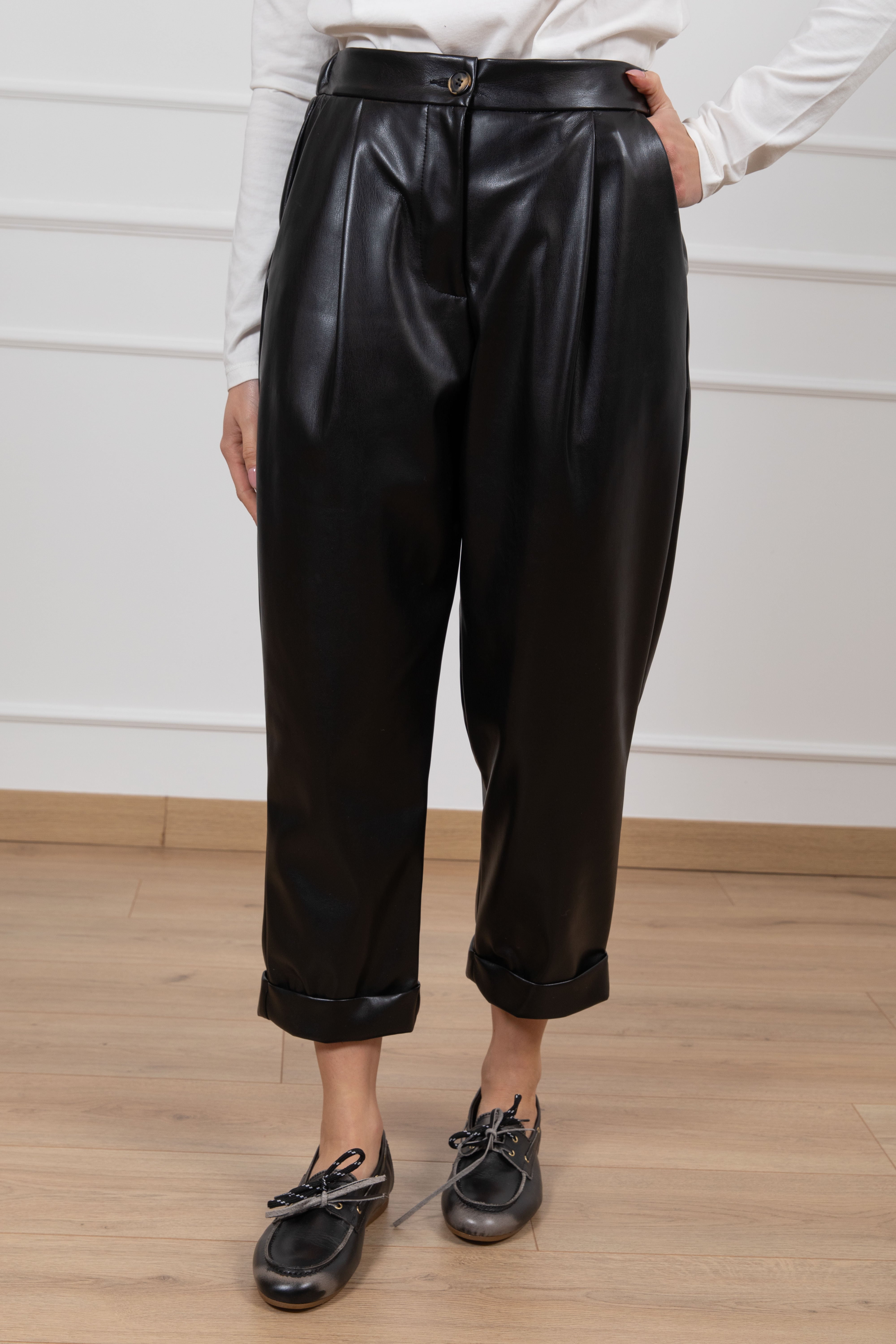 Pantalone carrot-fit in eco-pelle Dixie