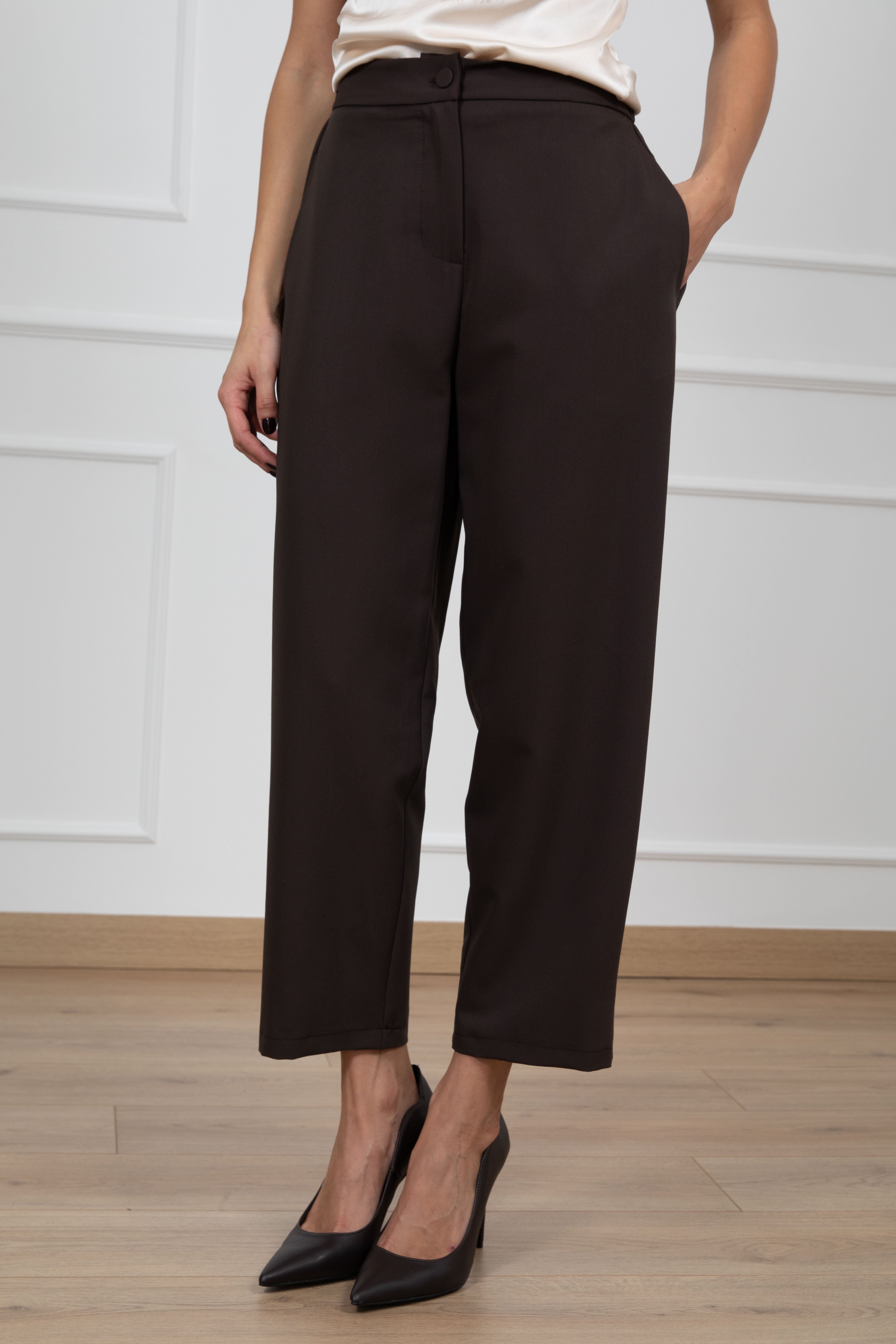 Pantalone carrot-fit con elastico sul retro in viscosa ViCOLO