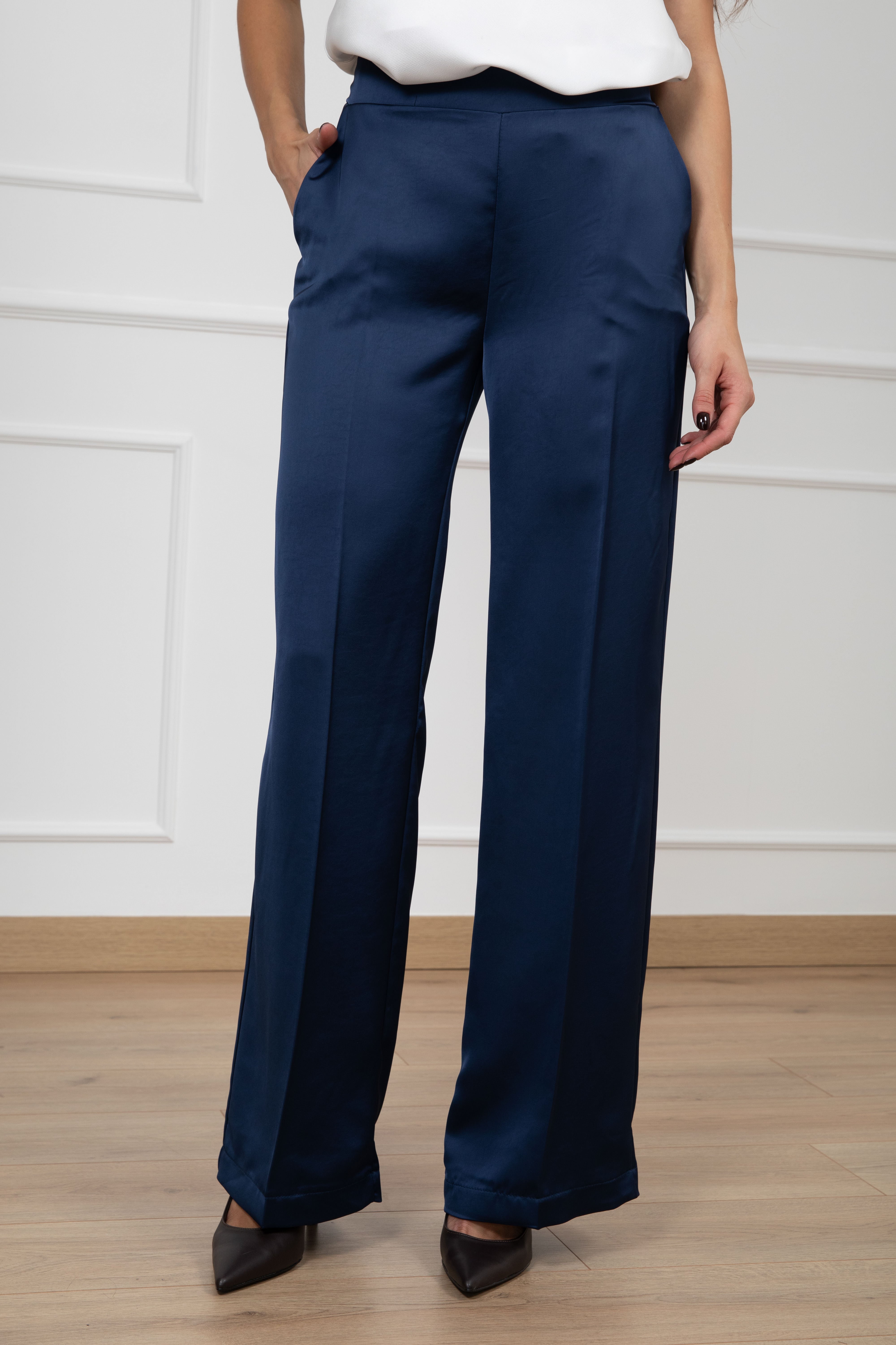 Tailleur in raso con fusciacca e pantalone con elastico Susy Mix