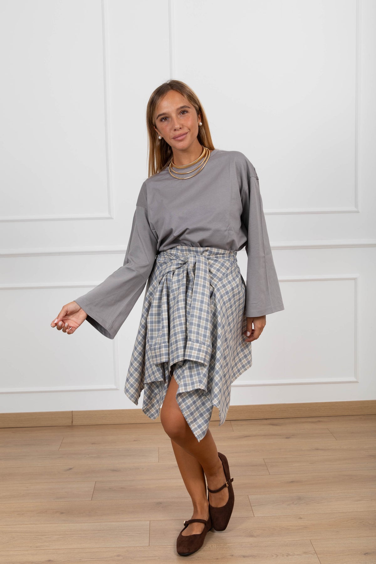 Mini-gonna check effetto camicia annodata grigio/beige ViCOLO