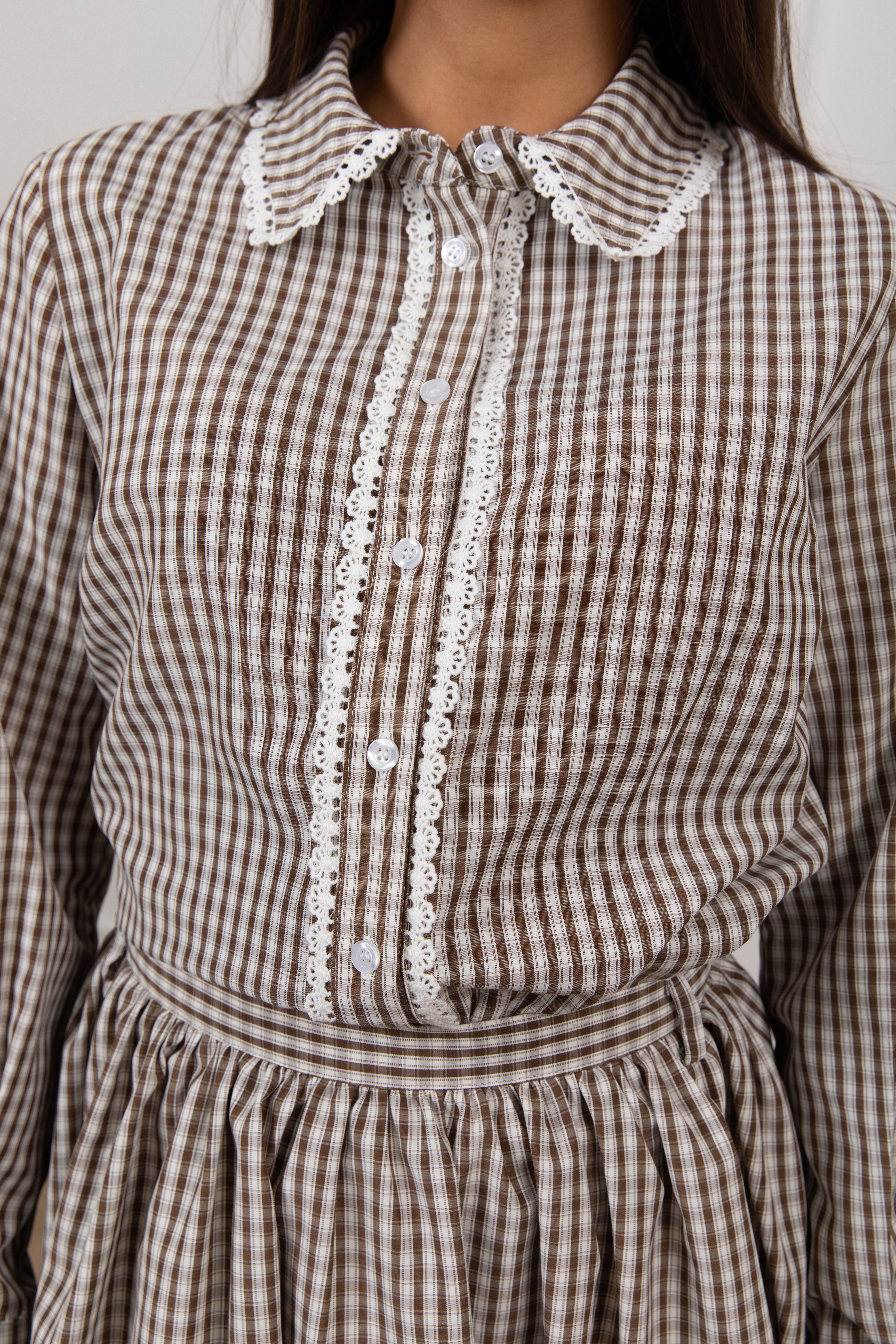 Camicia quadri con profili in sangallo ViCOLO