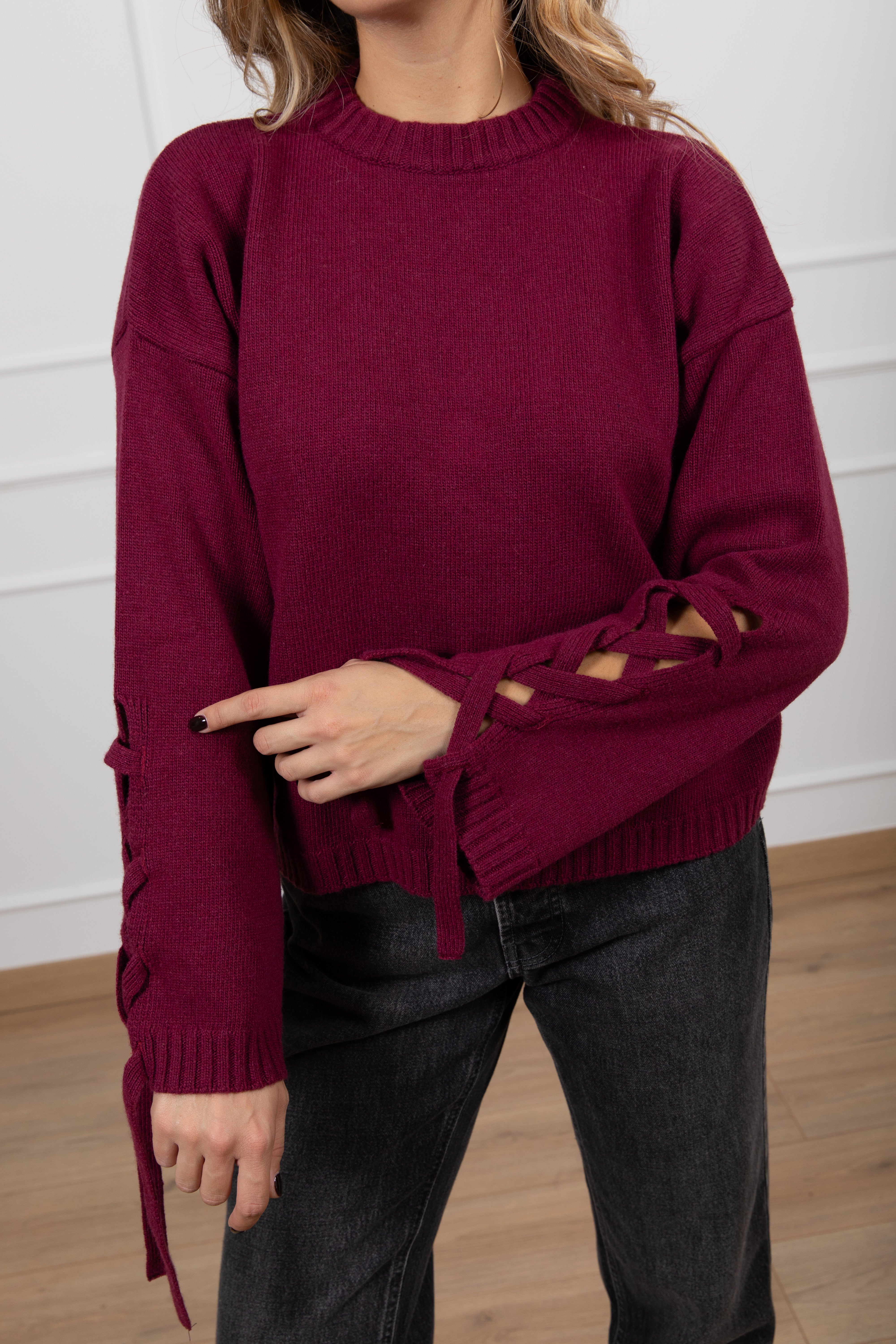 Pull girocollo con laccio sulla manica ViCOLO