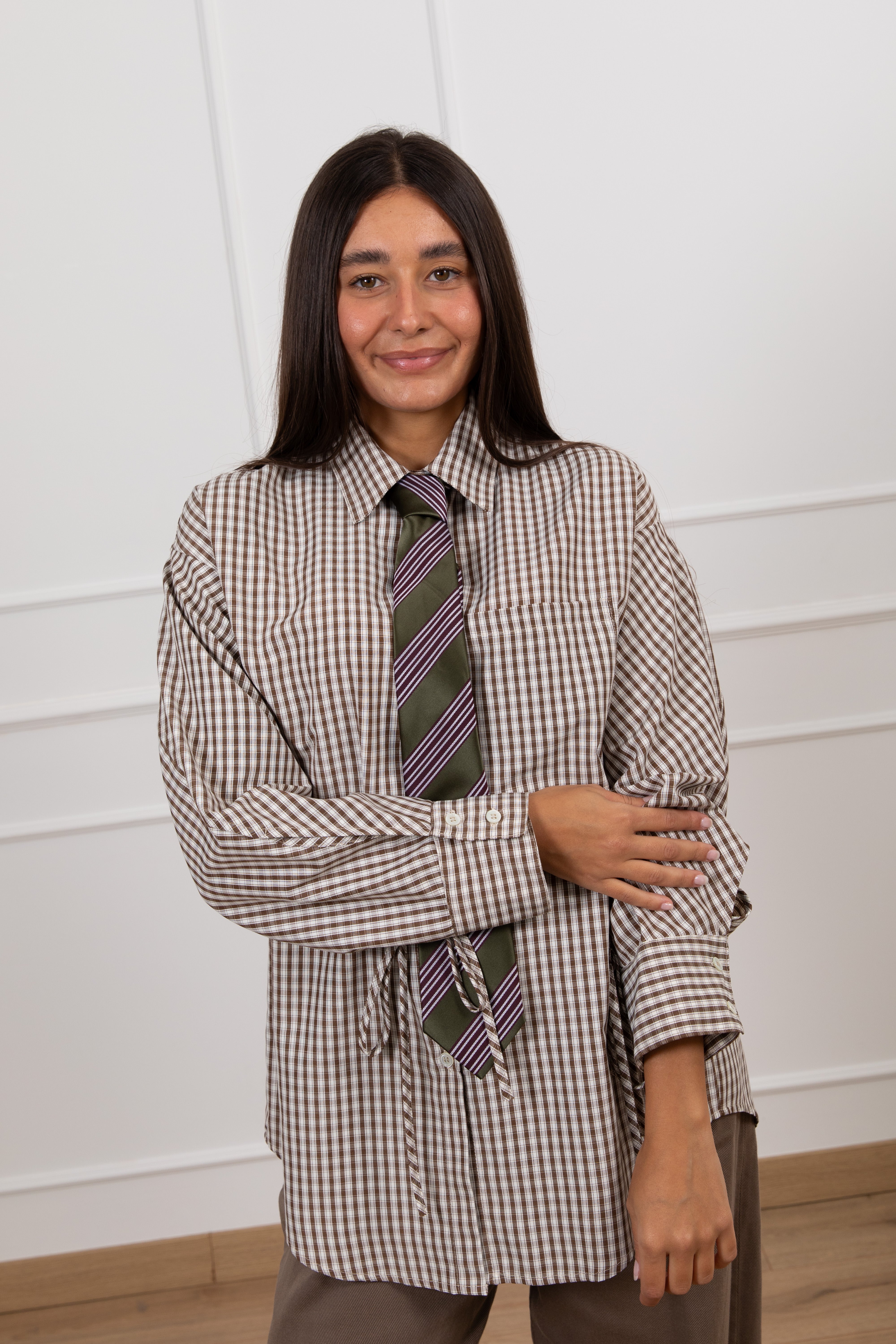 Camicia over-size quadri con cravatta e fiocco manica ViCOLO