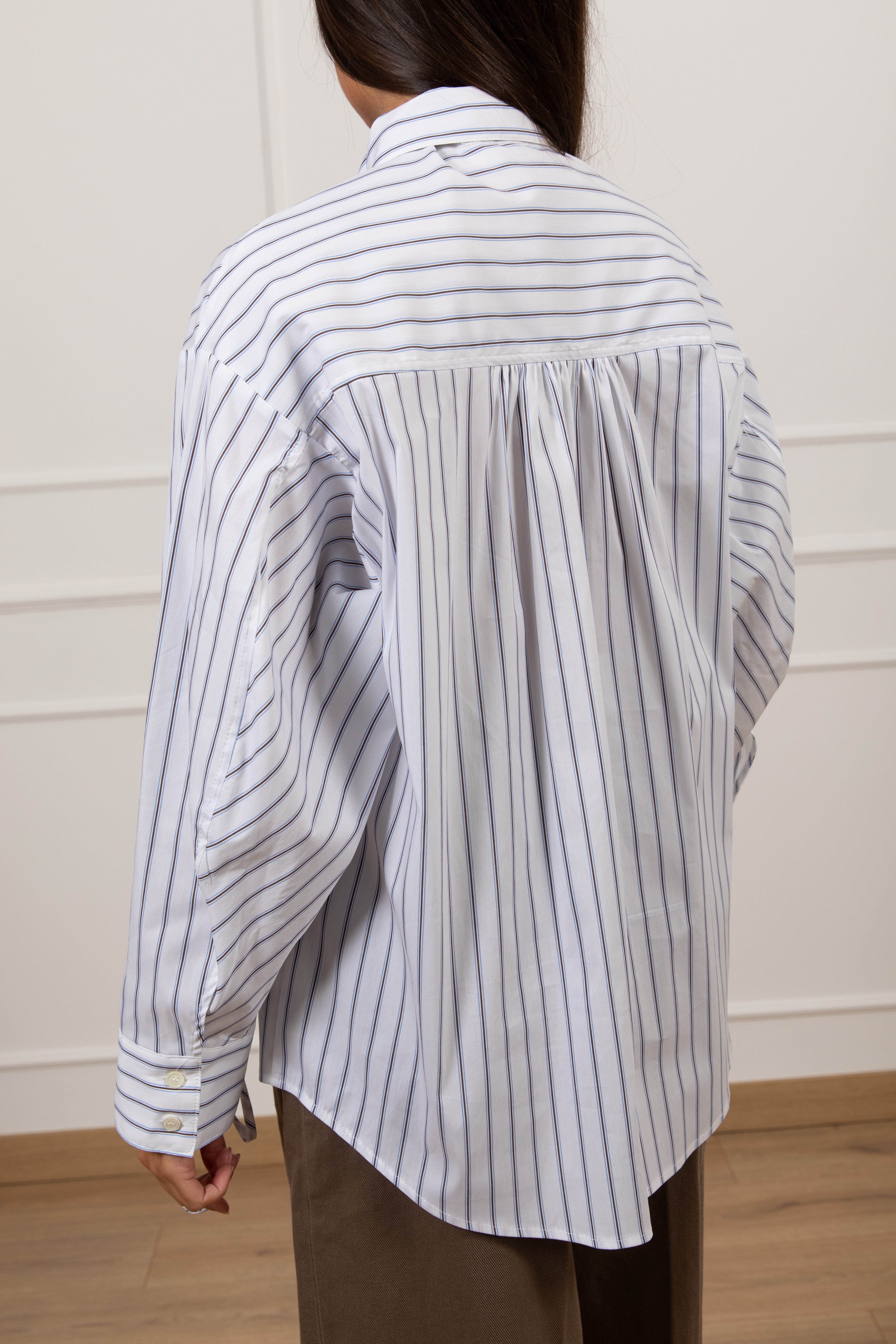 Camicia bianca bacchetta alternata con cravatta e fiocco manica ViCOLO