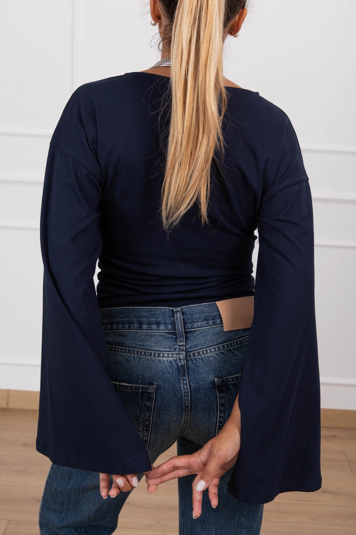 T-shirt body manica svasata con spacchetto variante blu Haveone
