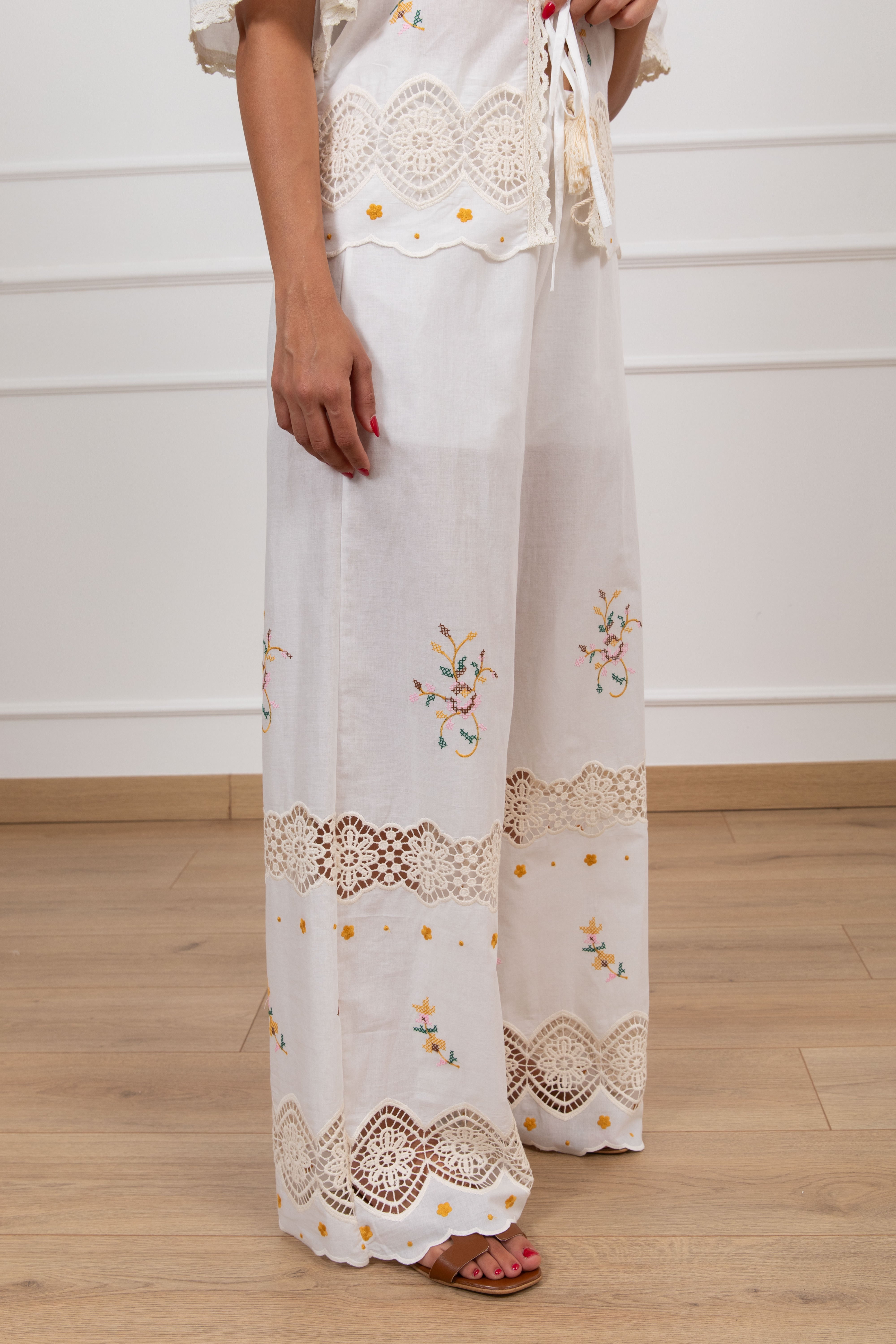 Pantalone con ricami e pizzo Haveone