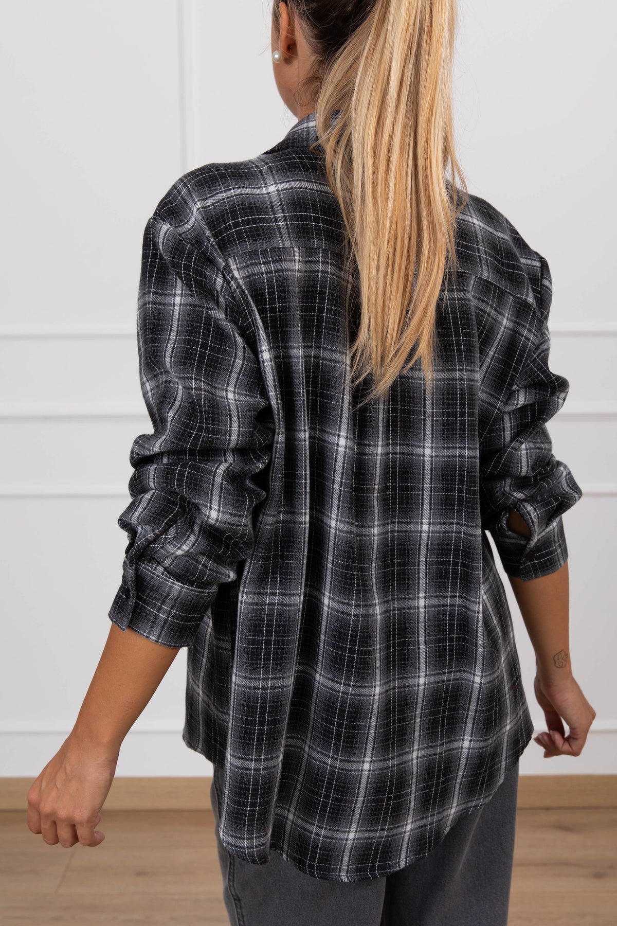 Camicia check con tasca paillettes variante nero Susy Mix