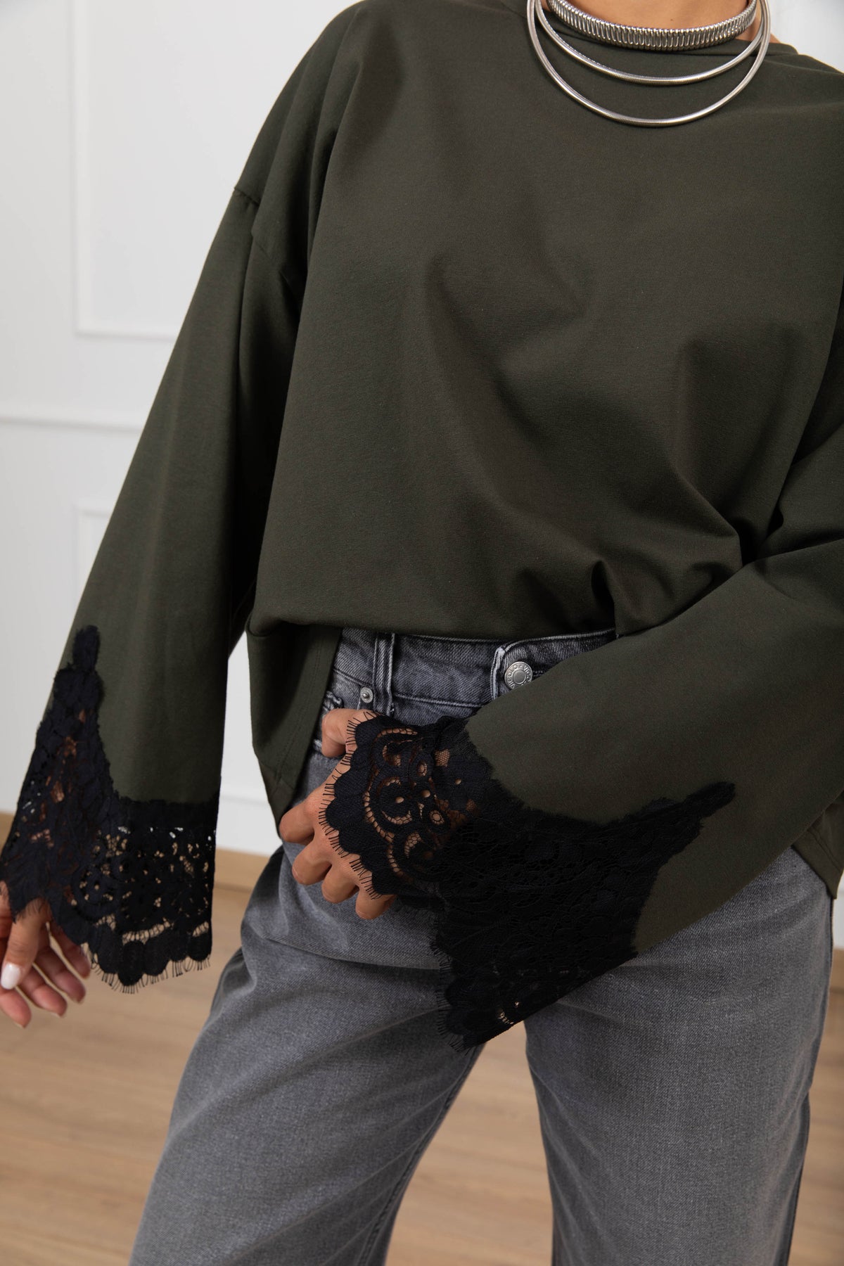 T-shirt con polsino pizzo variante militare Tensione IN
