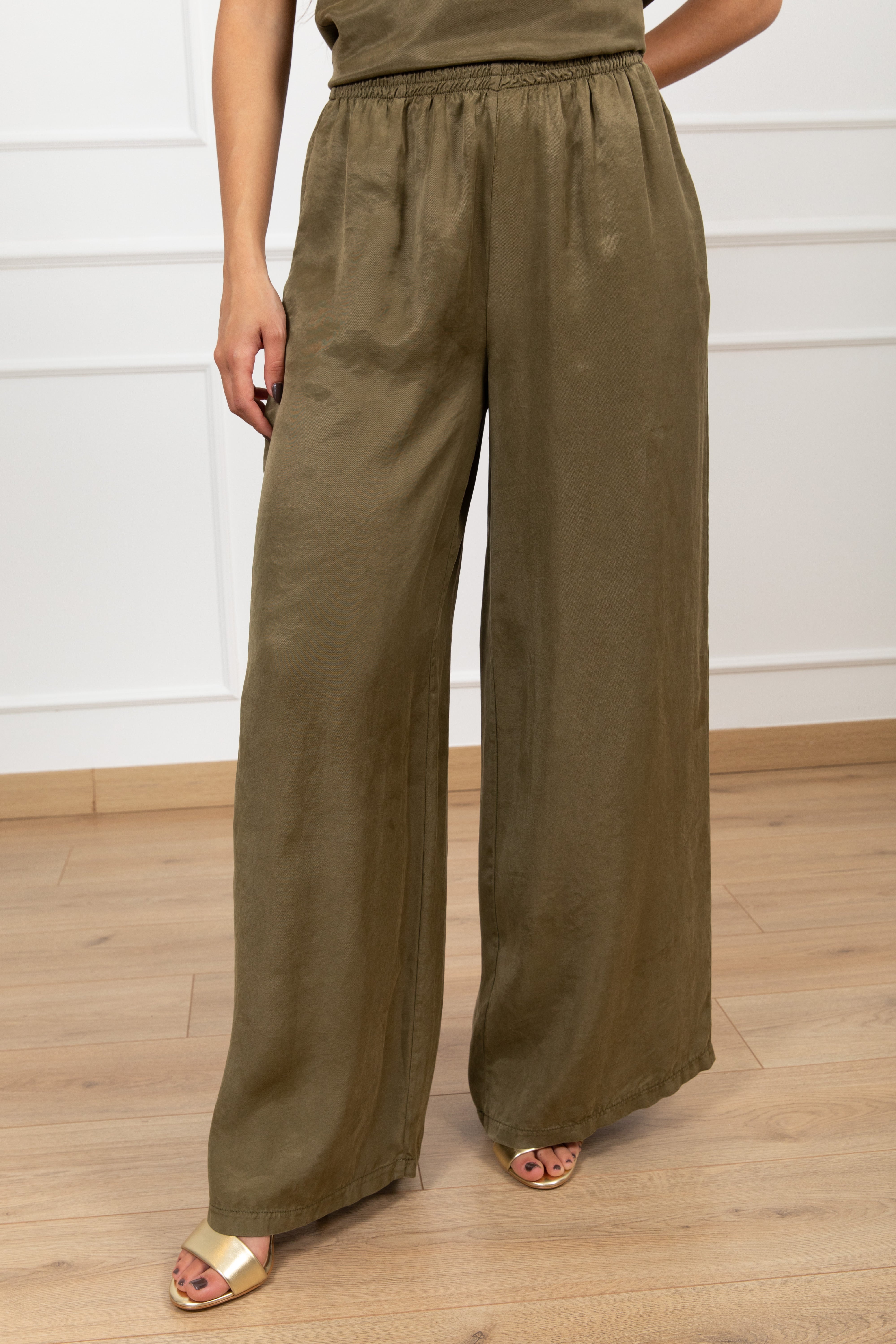 Pantalone gamba larga in cupro con elastico Tensione IN