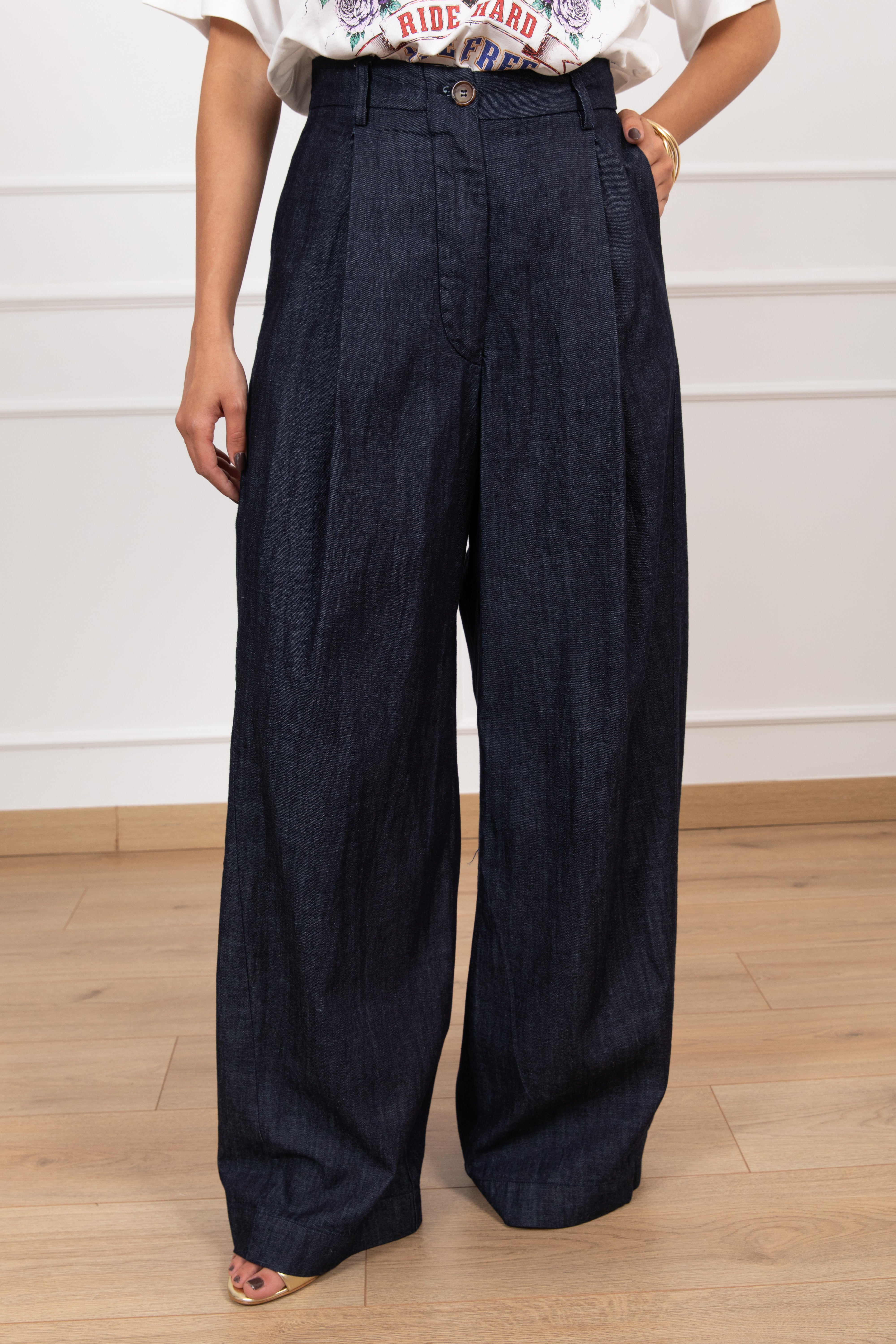 Pantalone barrel-fit con pinces in chambrix blu scuro Tensione IN