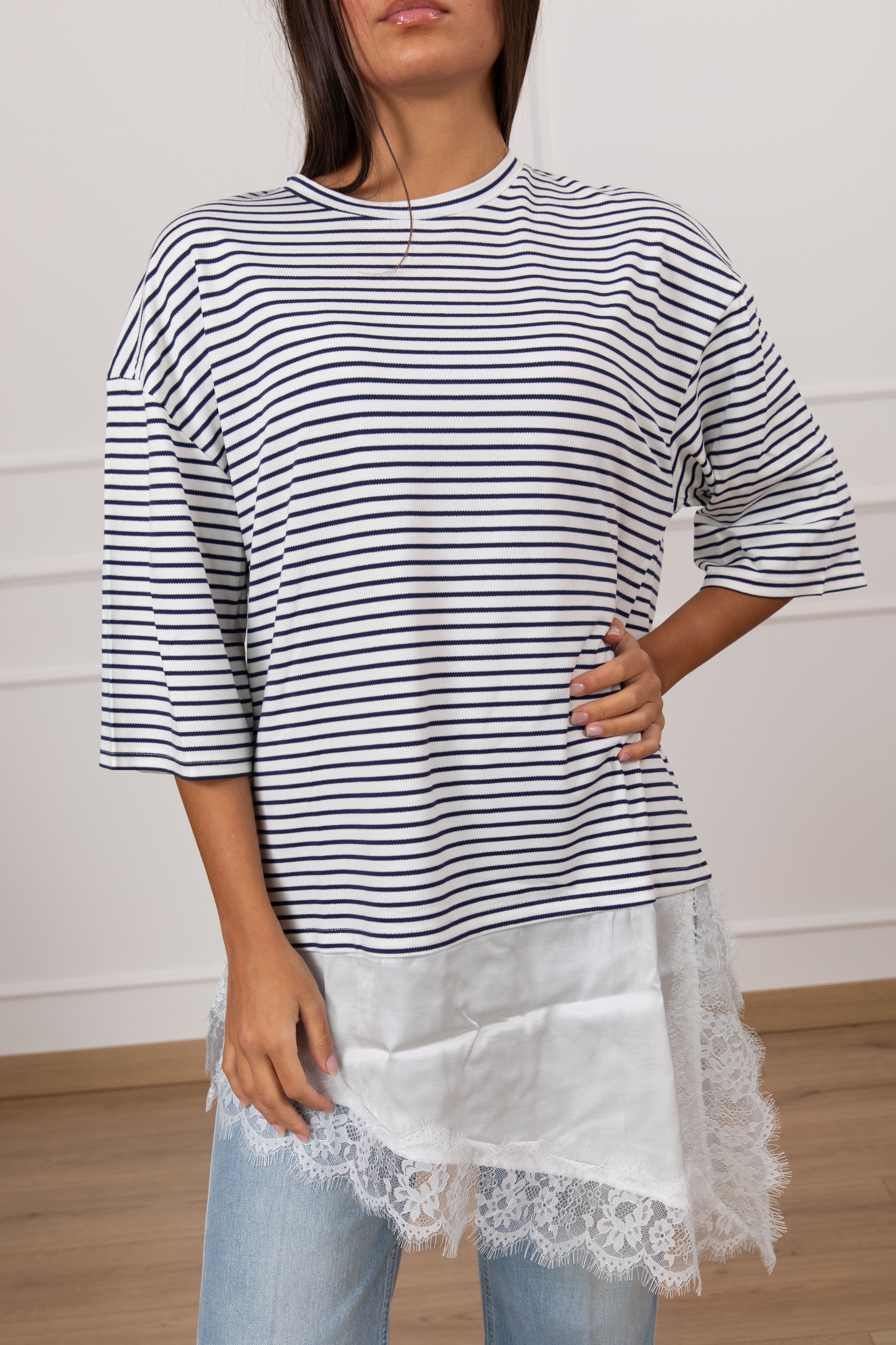 T-shirt in maglia a righe con fondo lingerie Susy Mix