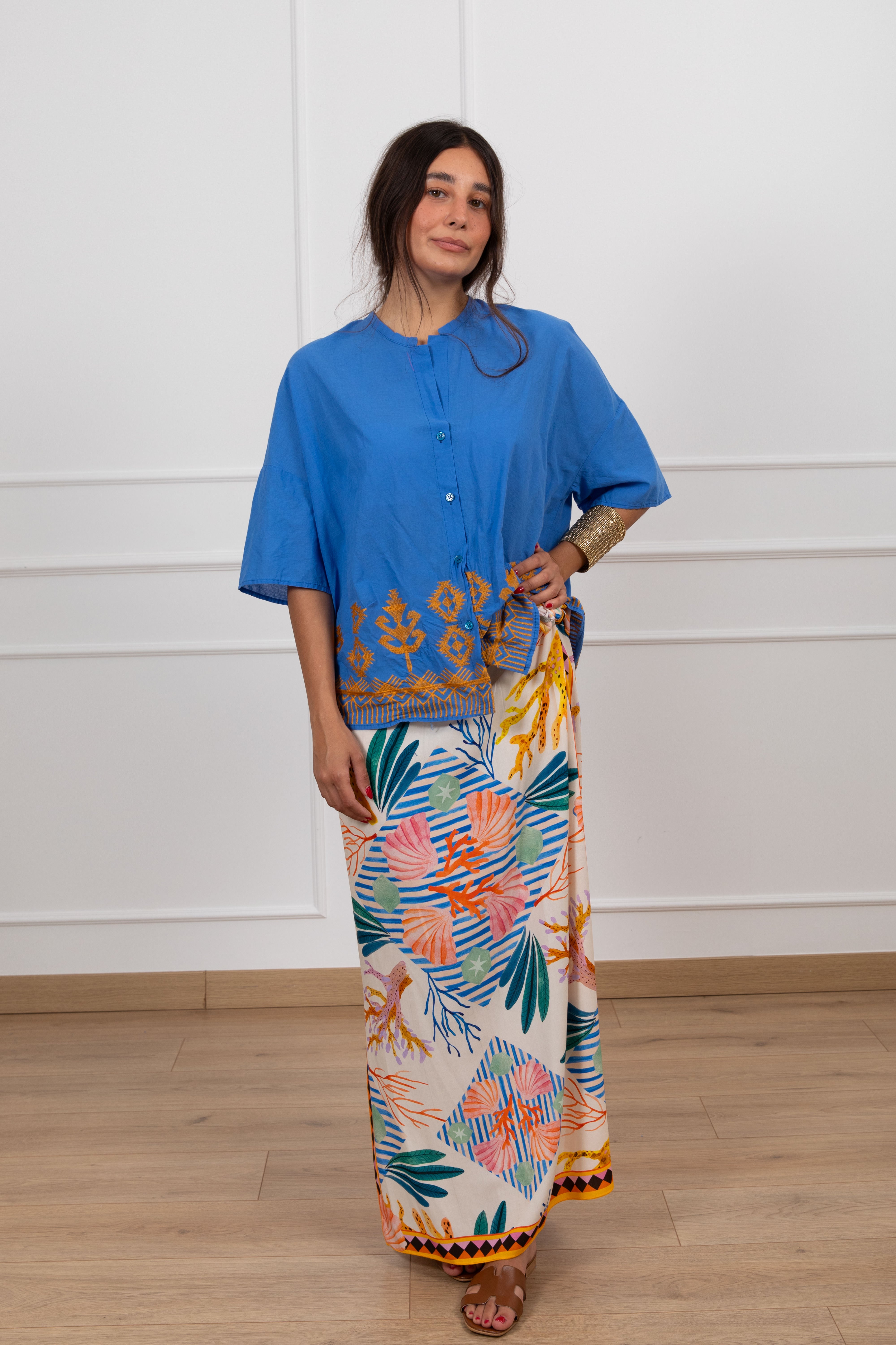 Camicia in mussola con ricami ViCOLO