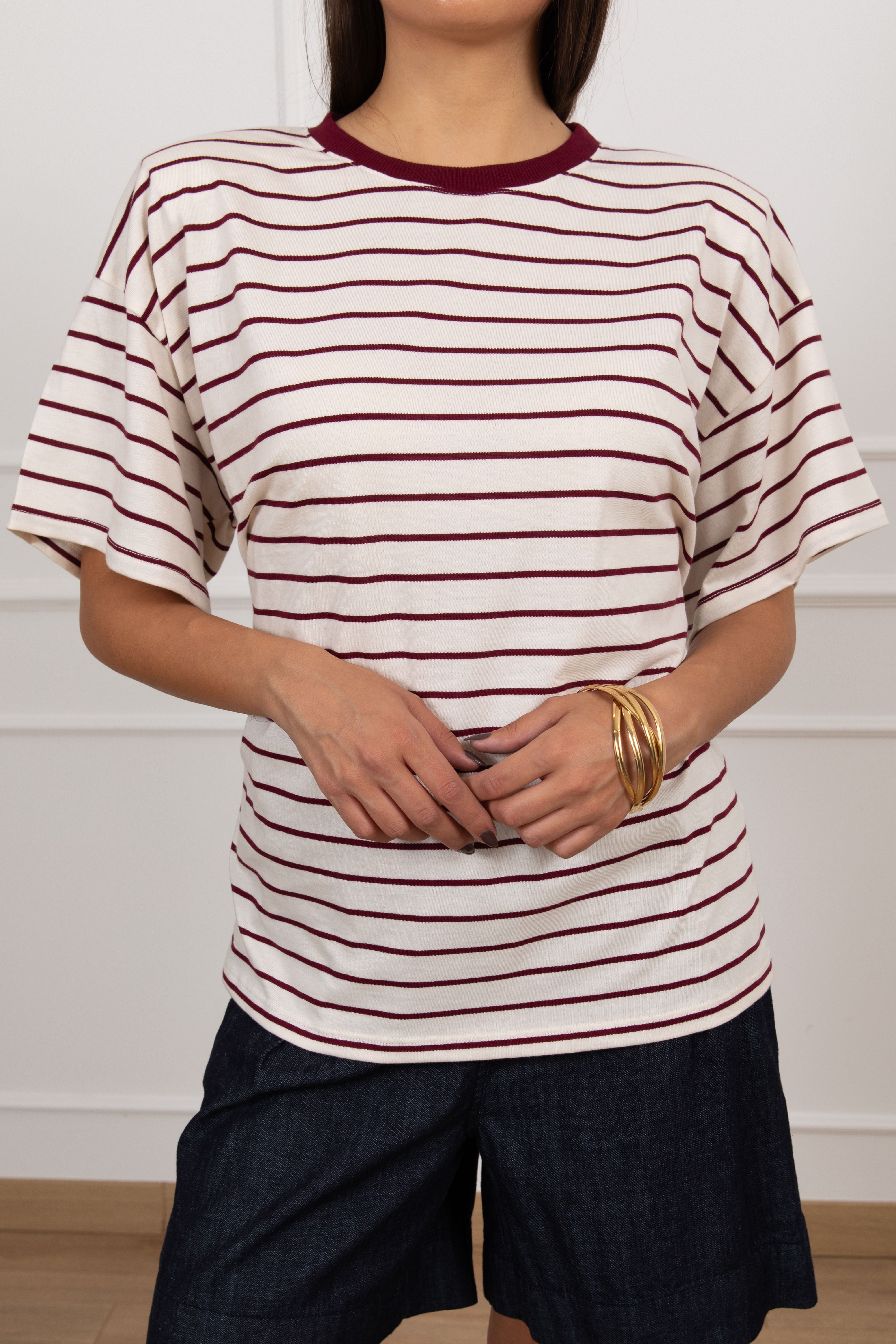 T-shirt a righe con spallina imbottita e schiena scoperta ViCOLO