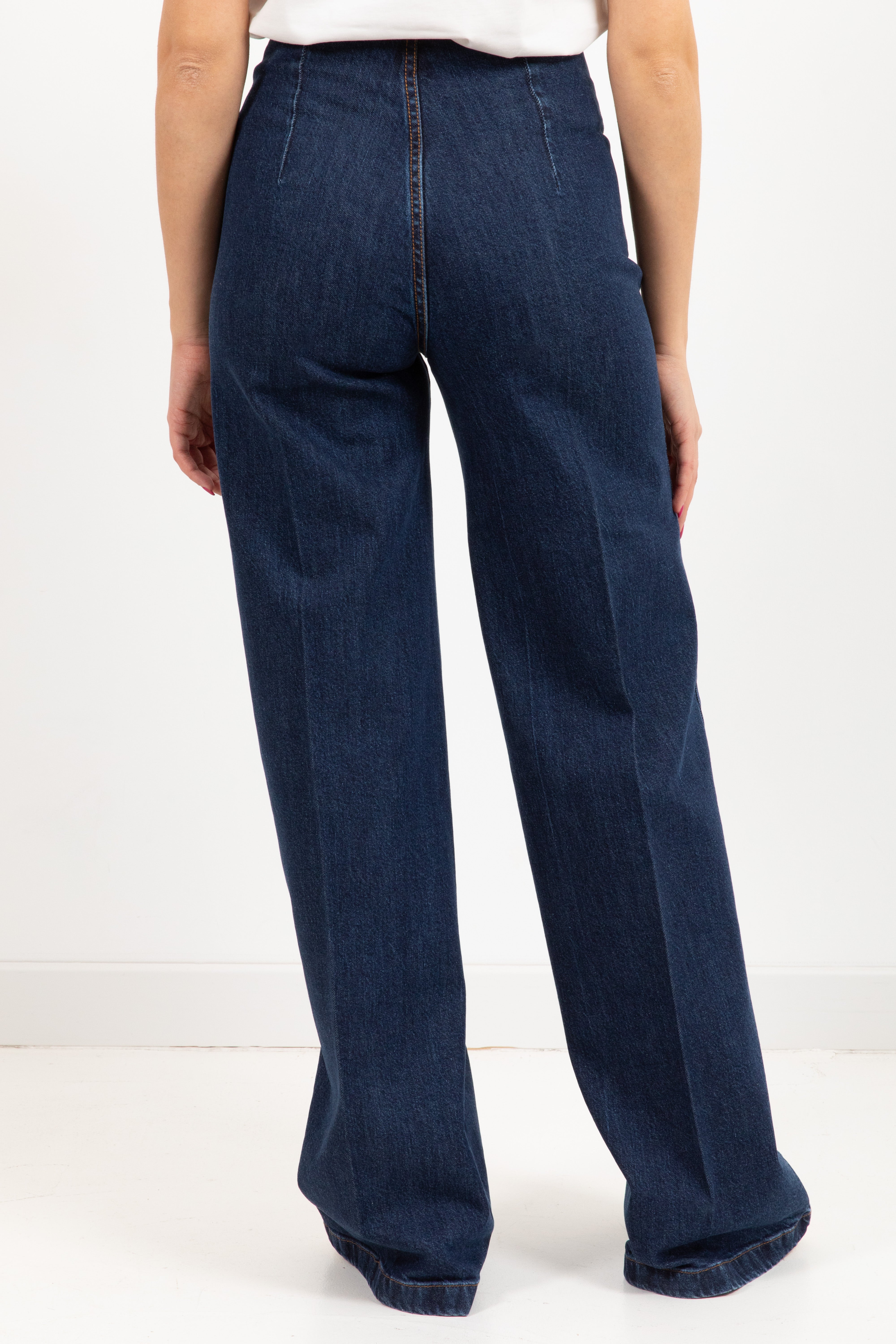 Jeans blu gamba dritta con bottoni oro Tensione IN
