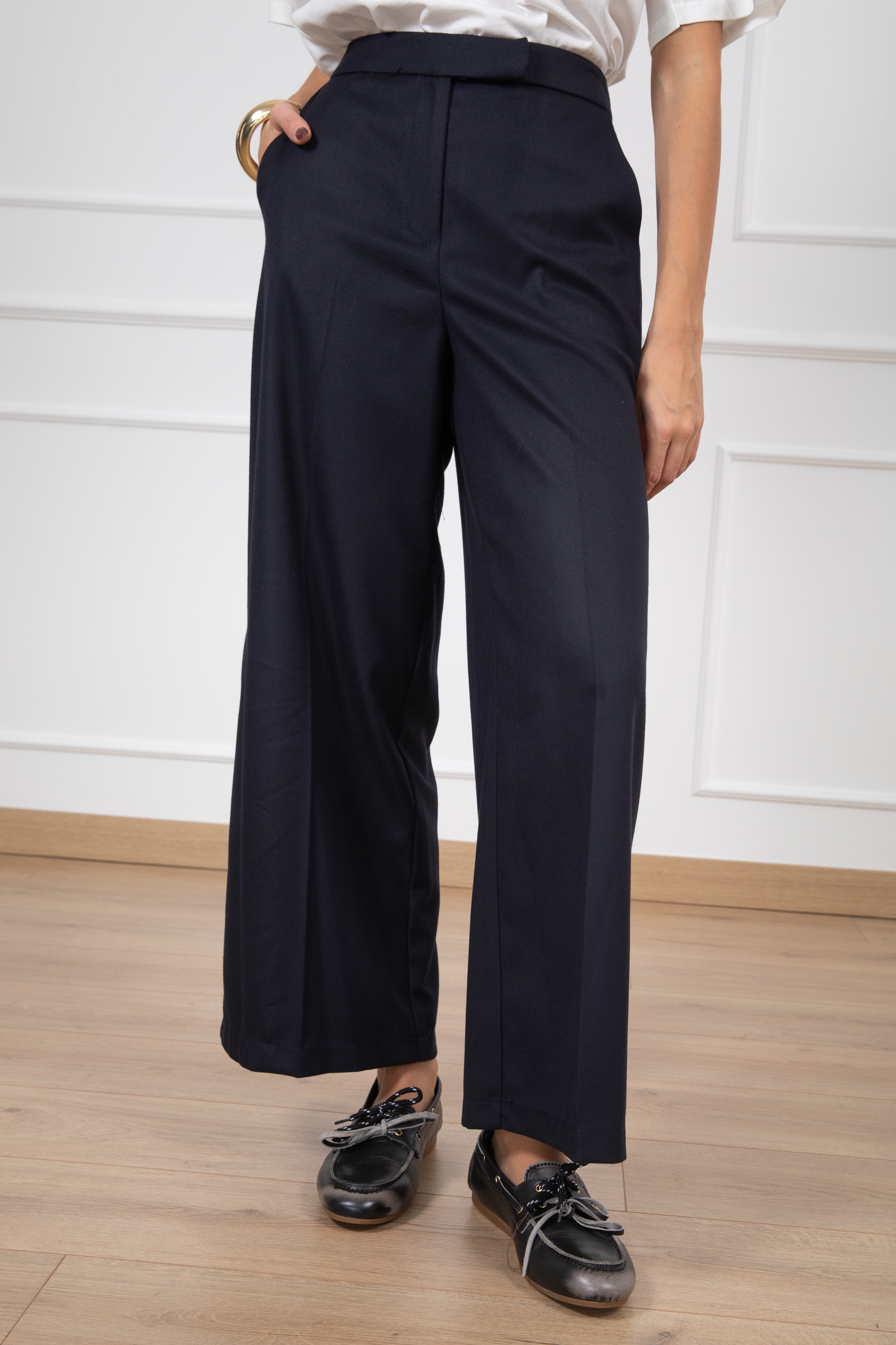 Pantalone in calda viscosa con gamba dritta 3/4 Tensione IN