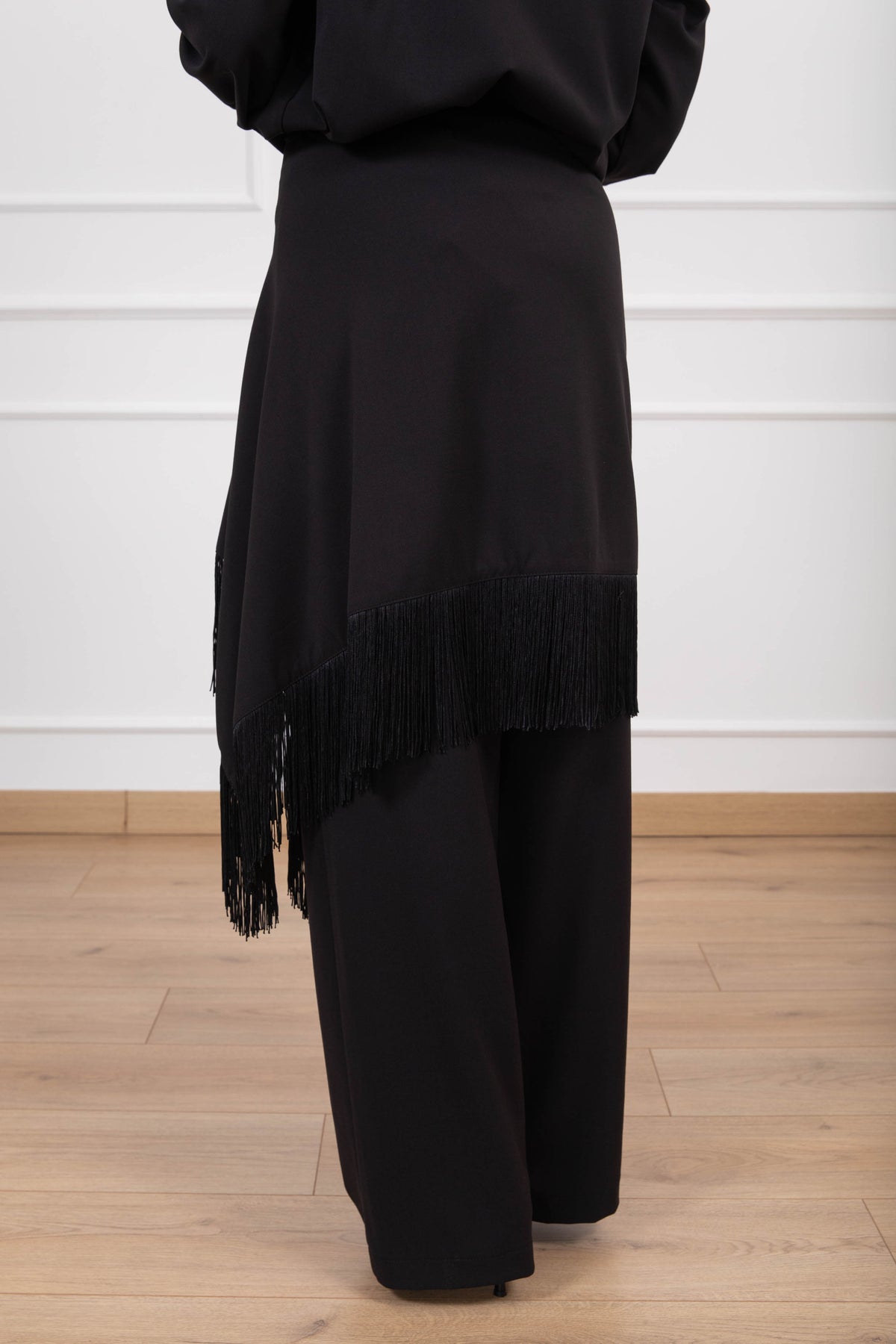 Pantalone con inserto scialle frange variante nero Tensione IN