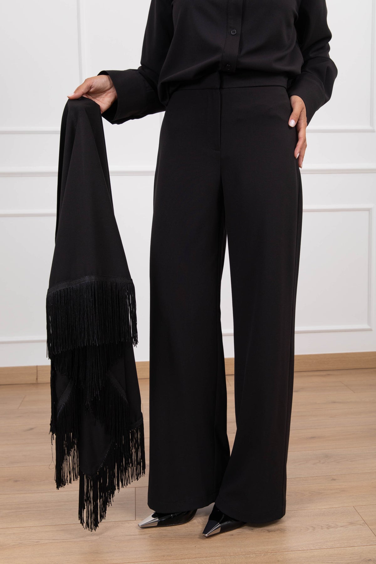 Pantalone con inserto scialle frange variante nero Tensione IN