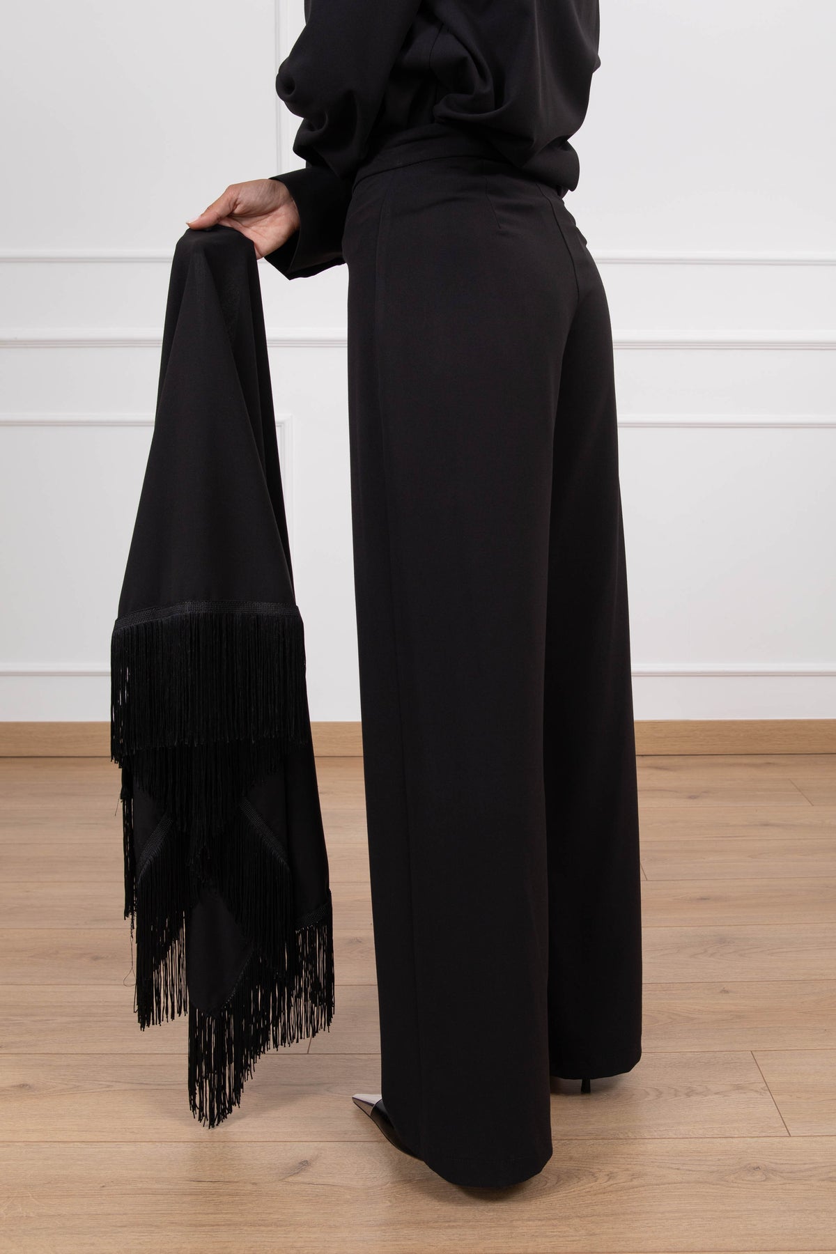 Pantalone con inserto scialle frange variante nero Tensione IN
