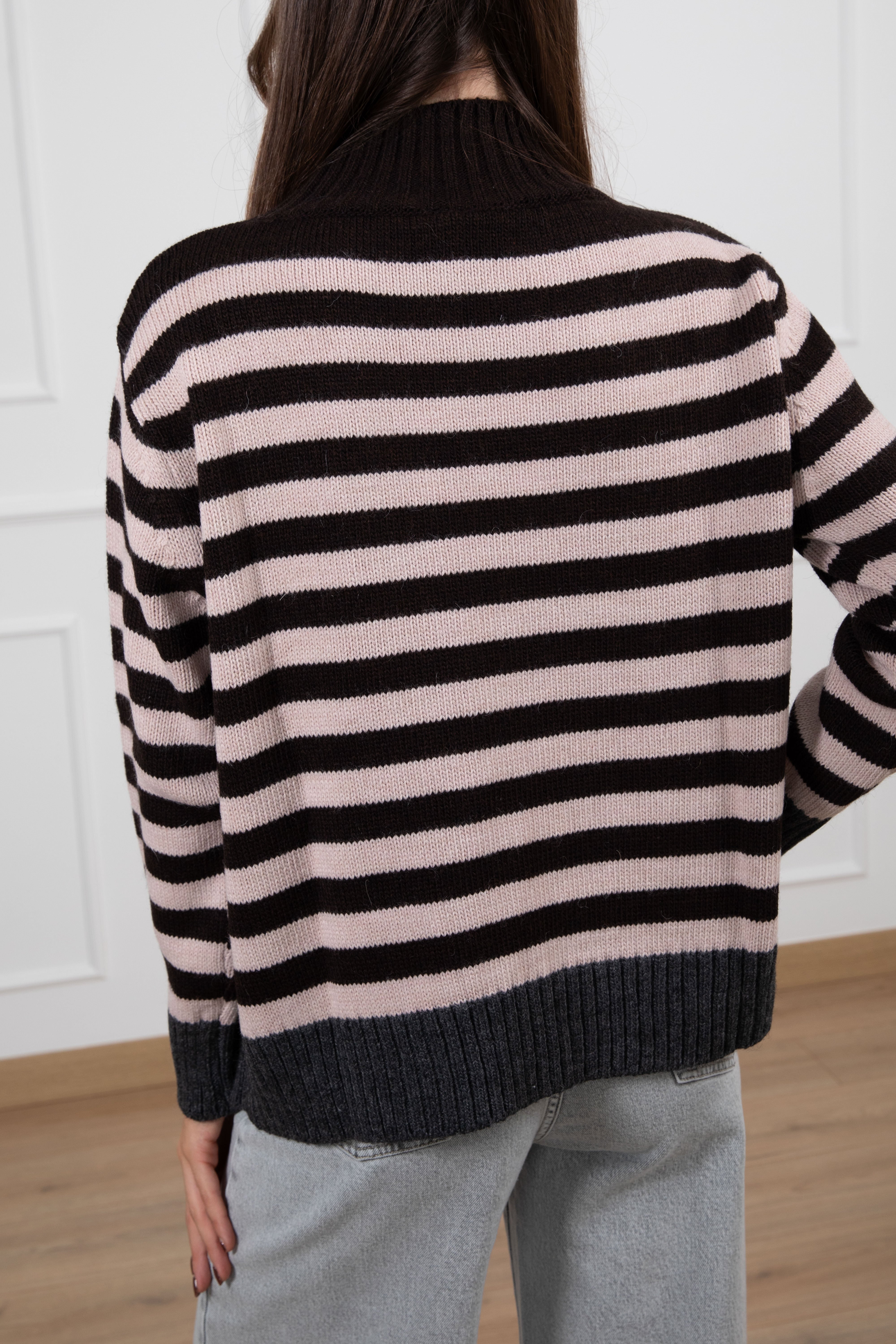 Pull a righe con fondo a contrasto Tensione IN