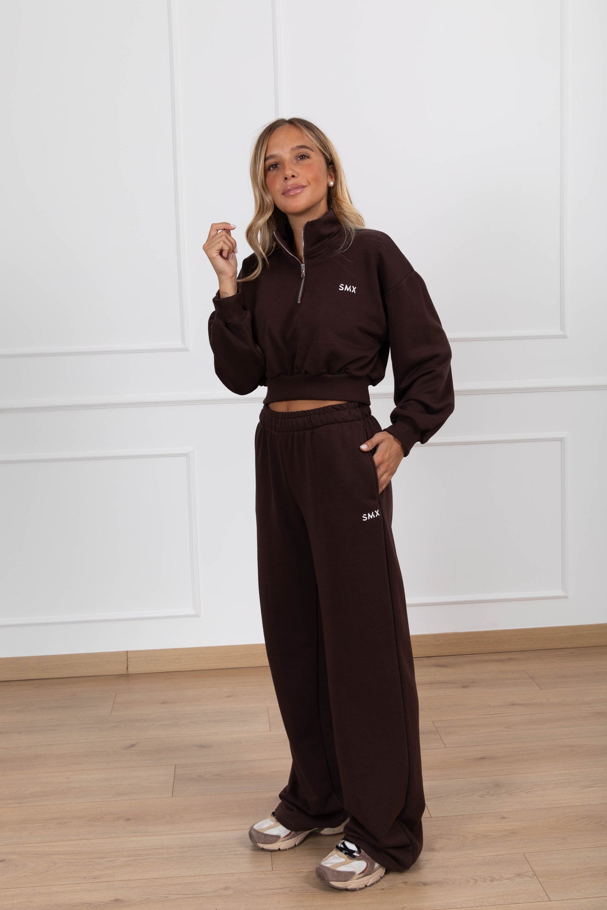 Jogger con monogram variante cacao Susy Mix Fitness