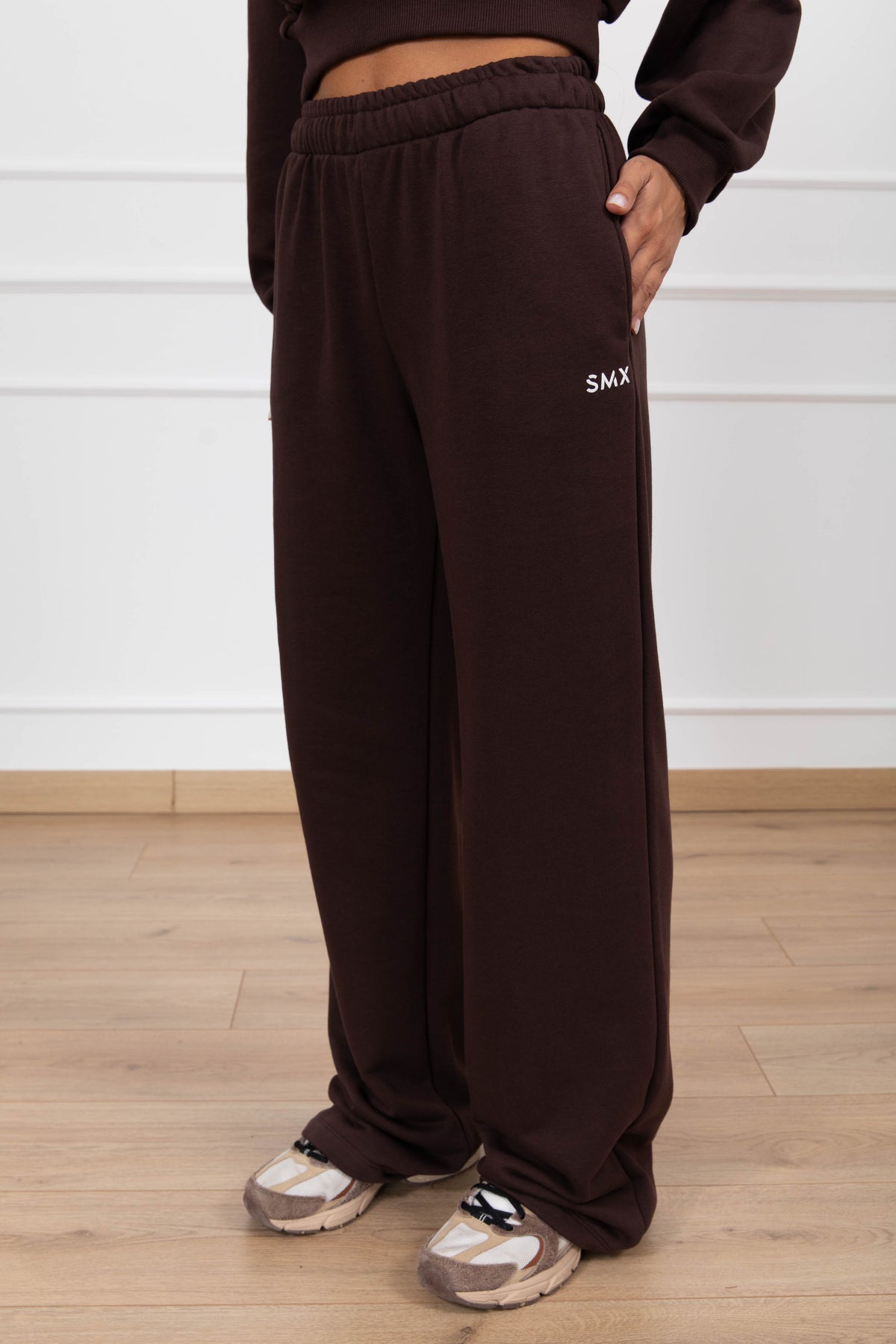 Jogger con monogram variante cacao Susy Mix Fitness