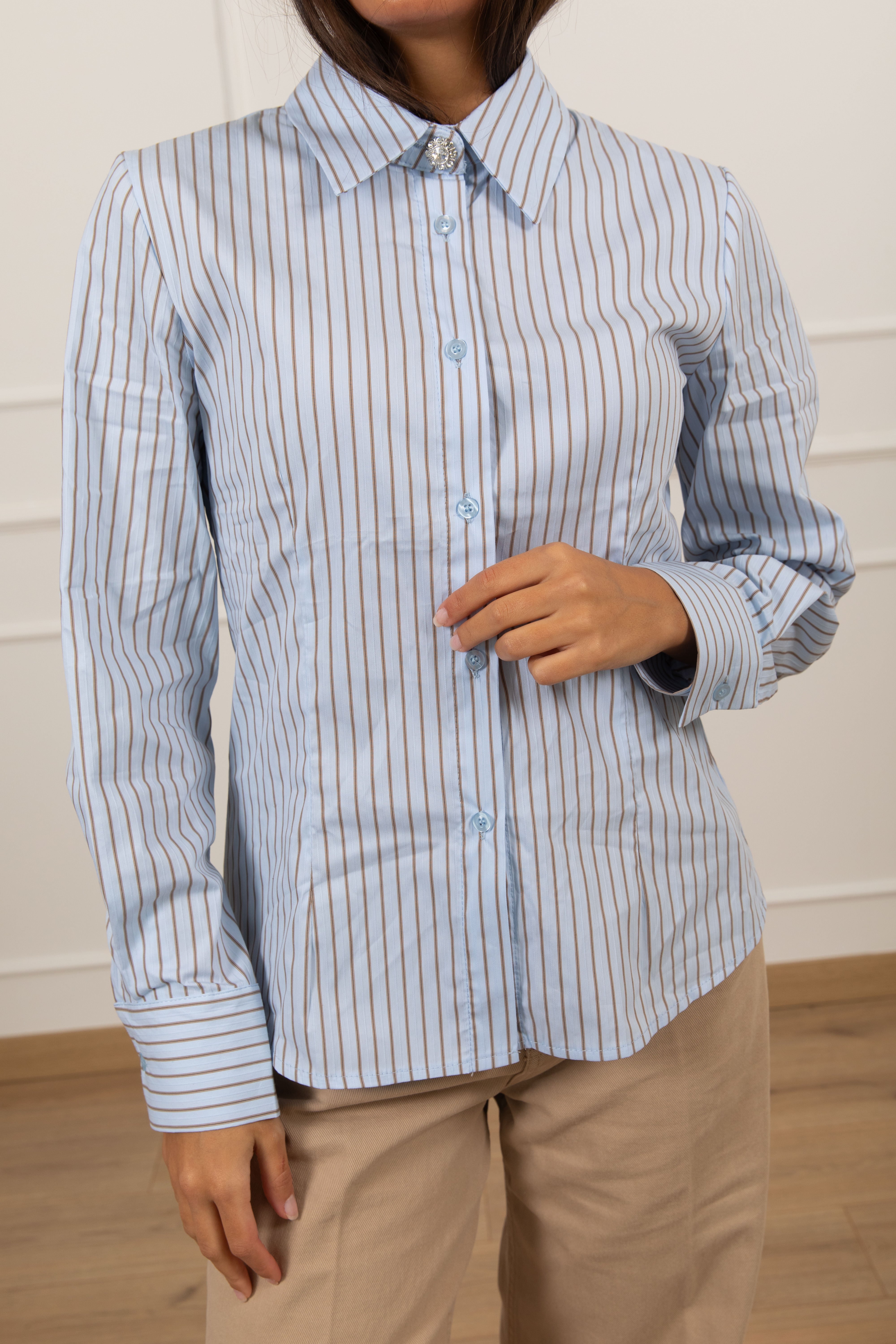 Camicia bacchettata con bottone gioiello Susy Mix