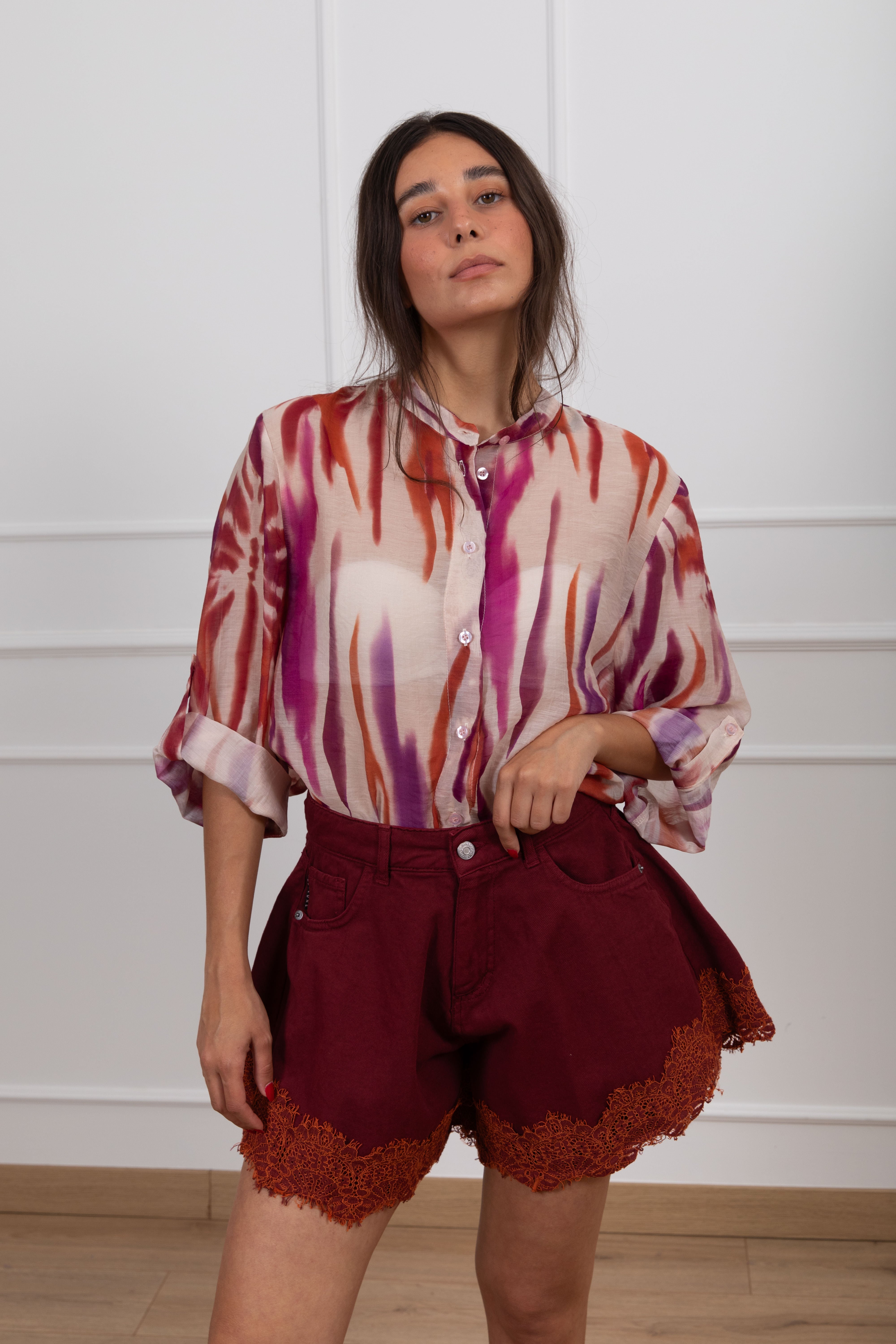 Shorts a farfalla in jeans con fondo in pizzo Haveone