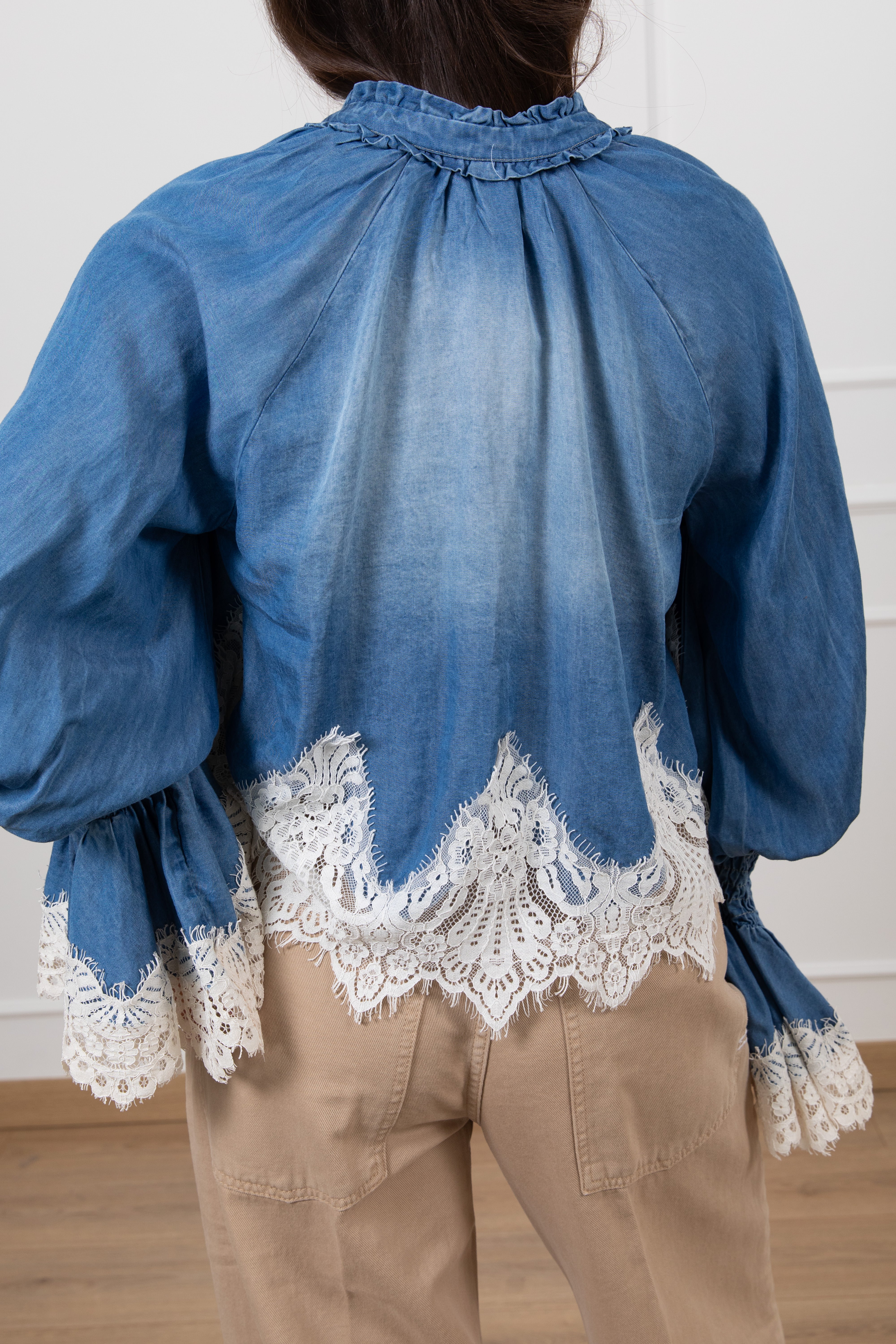 Blusa in chambrix con fondo in pizzo Tensione IN