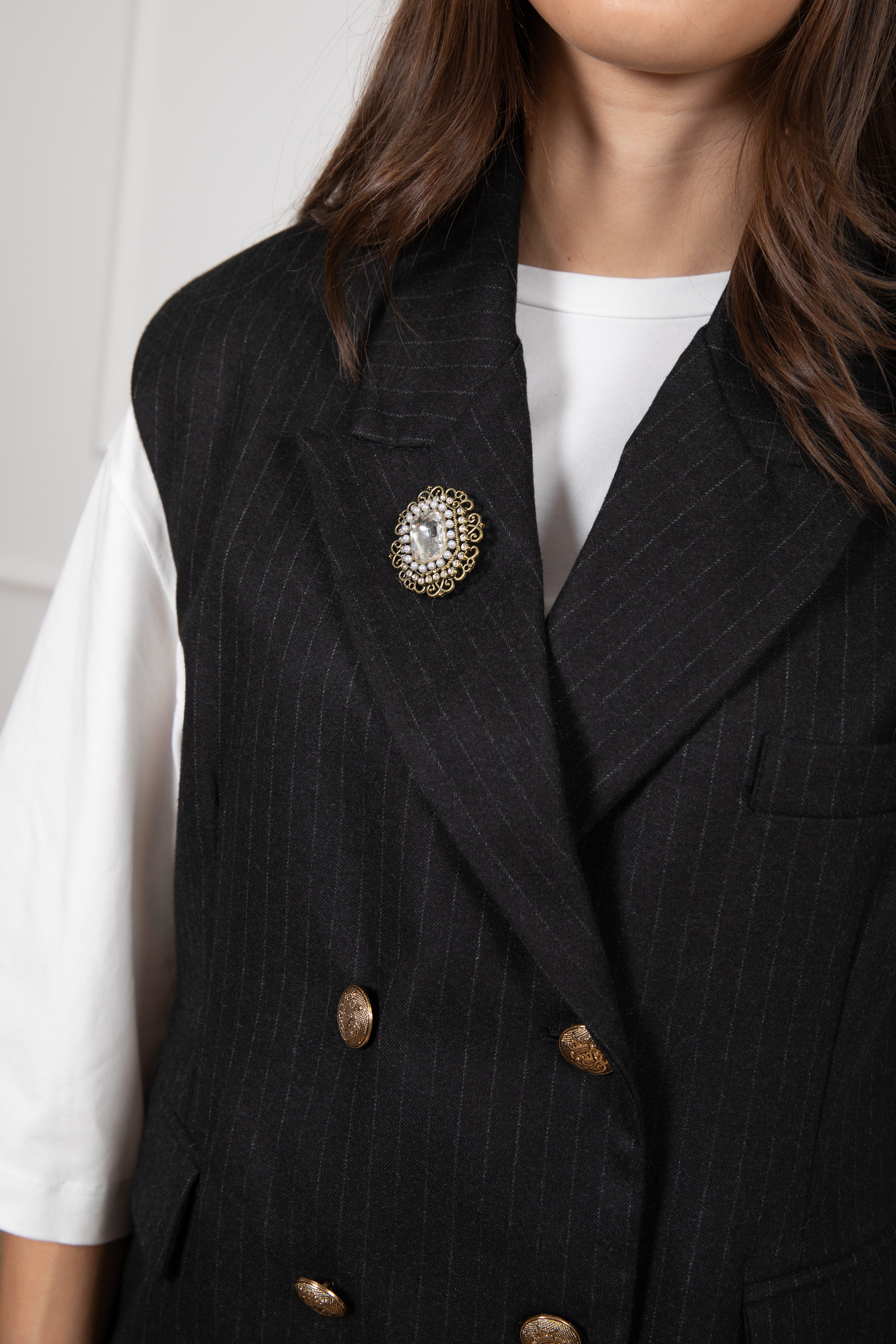 Gilet gessato con spille e fondo pizzo Tensione IN