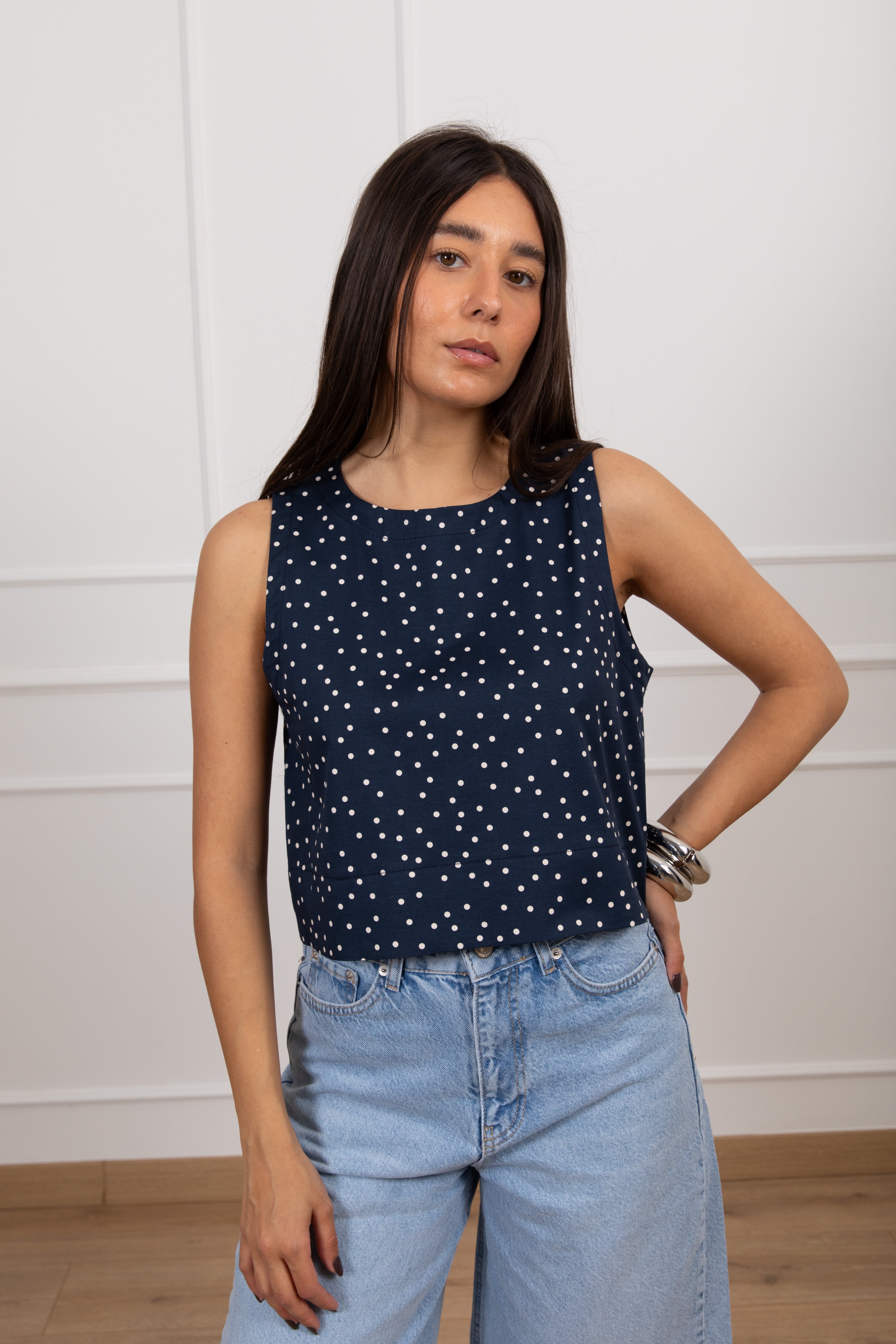 Top cropped a pois Motel
