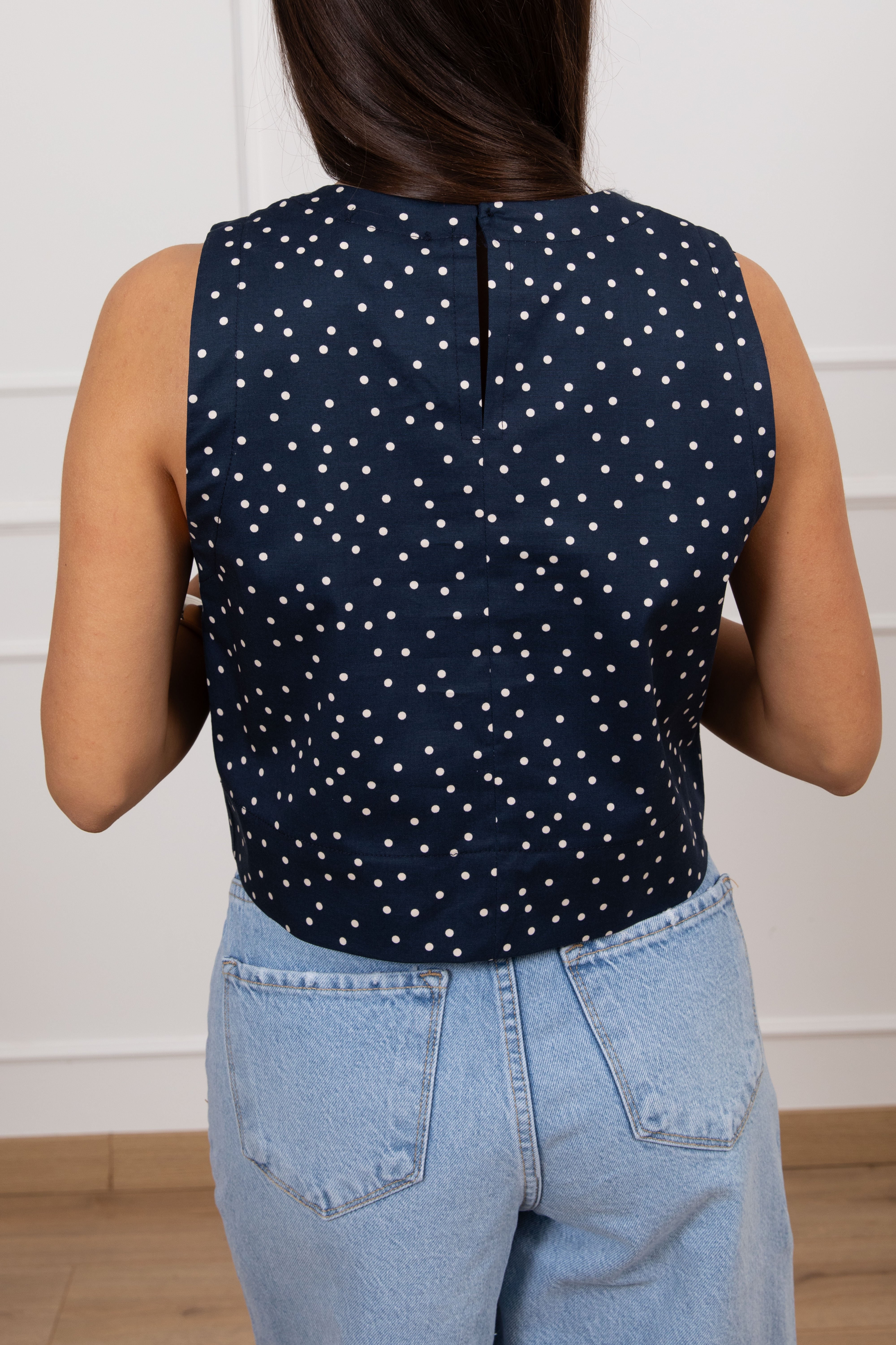 Top cropped a pois Motel