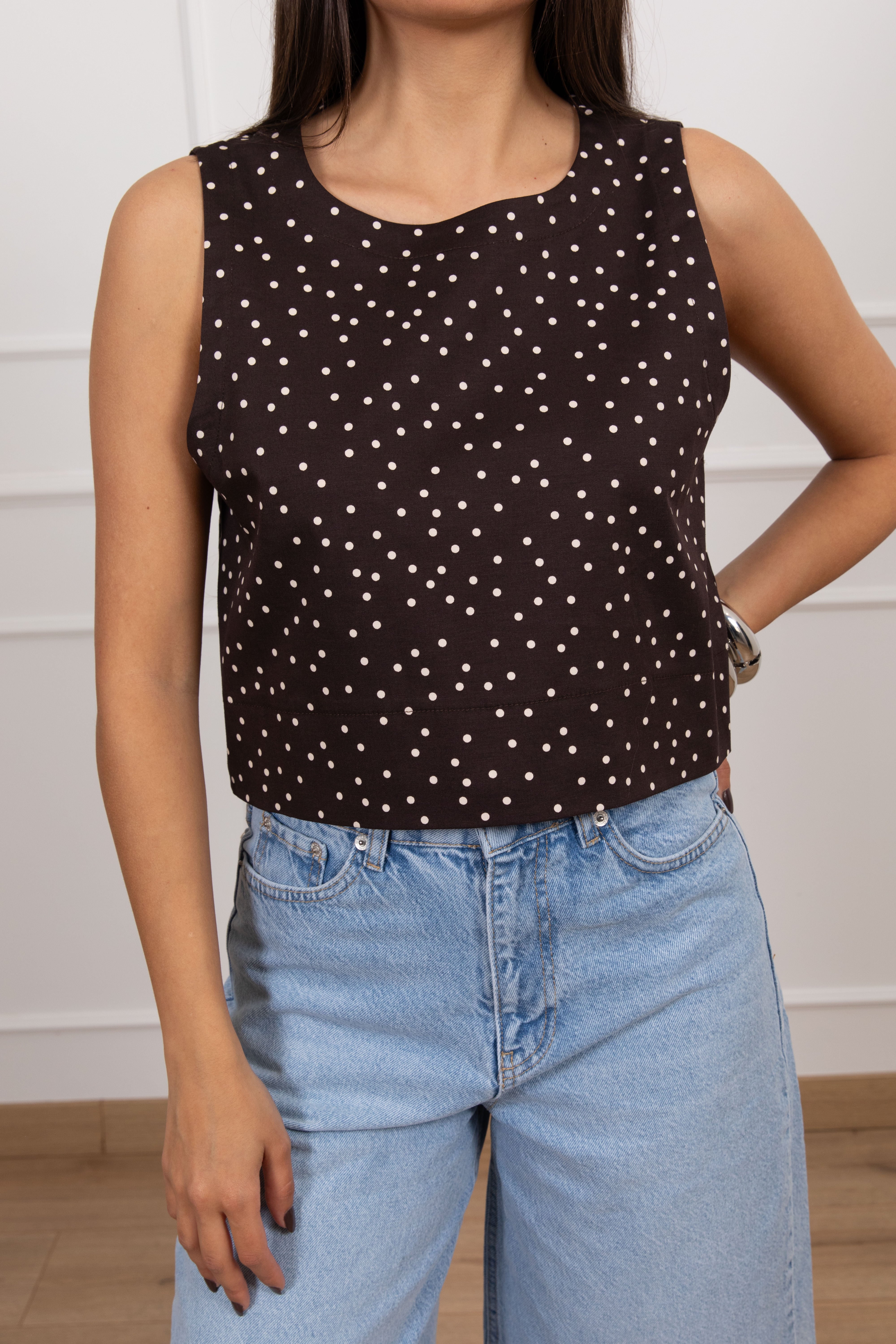 Top cropped a pois Motel