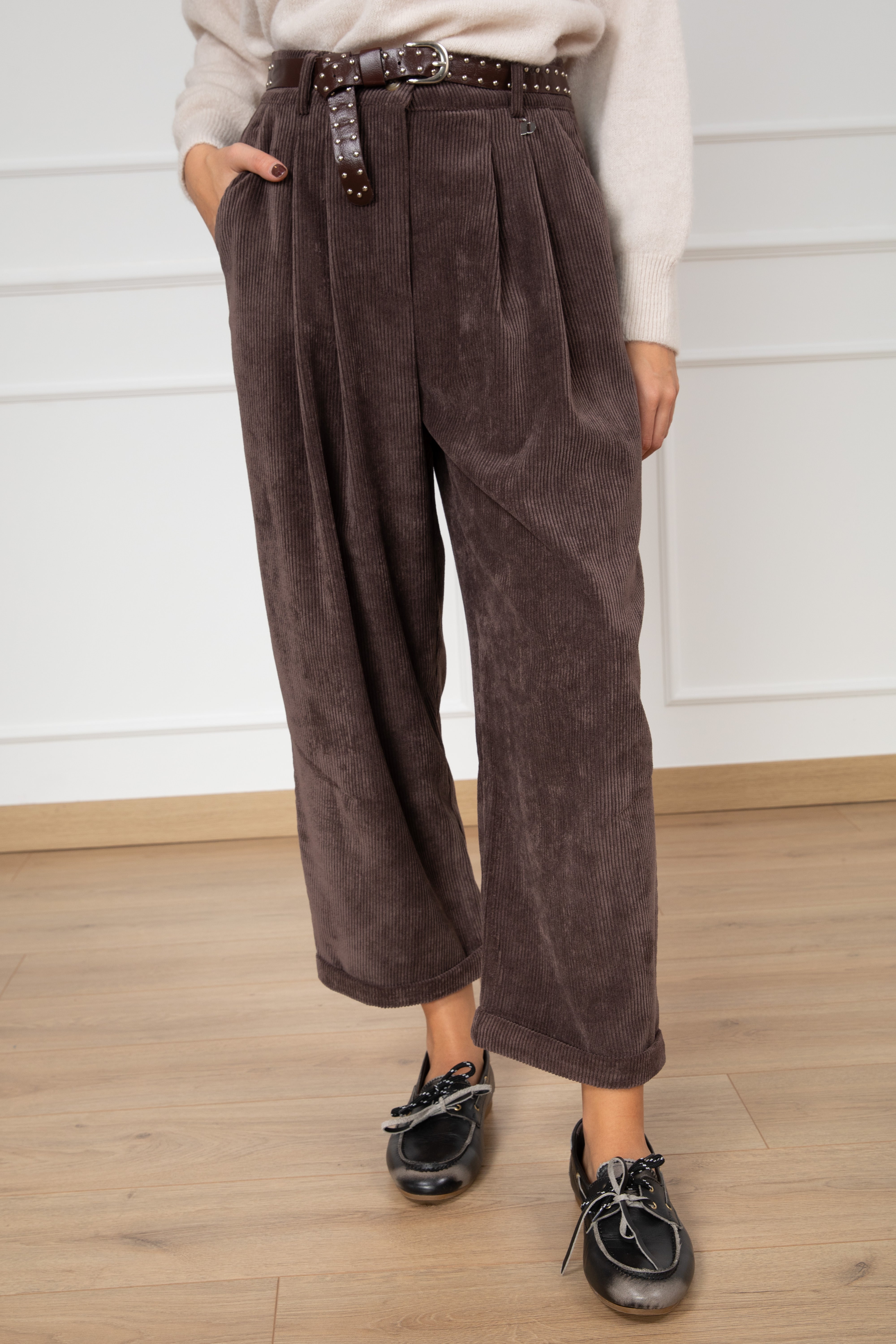 Pantalone carrot-fit in velluto a coste Dixie