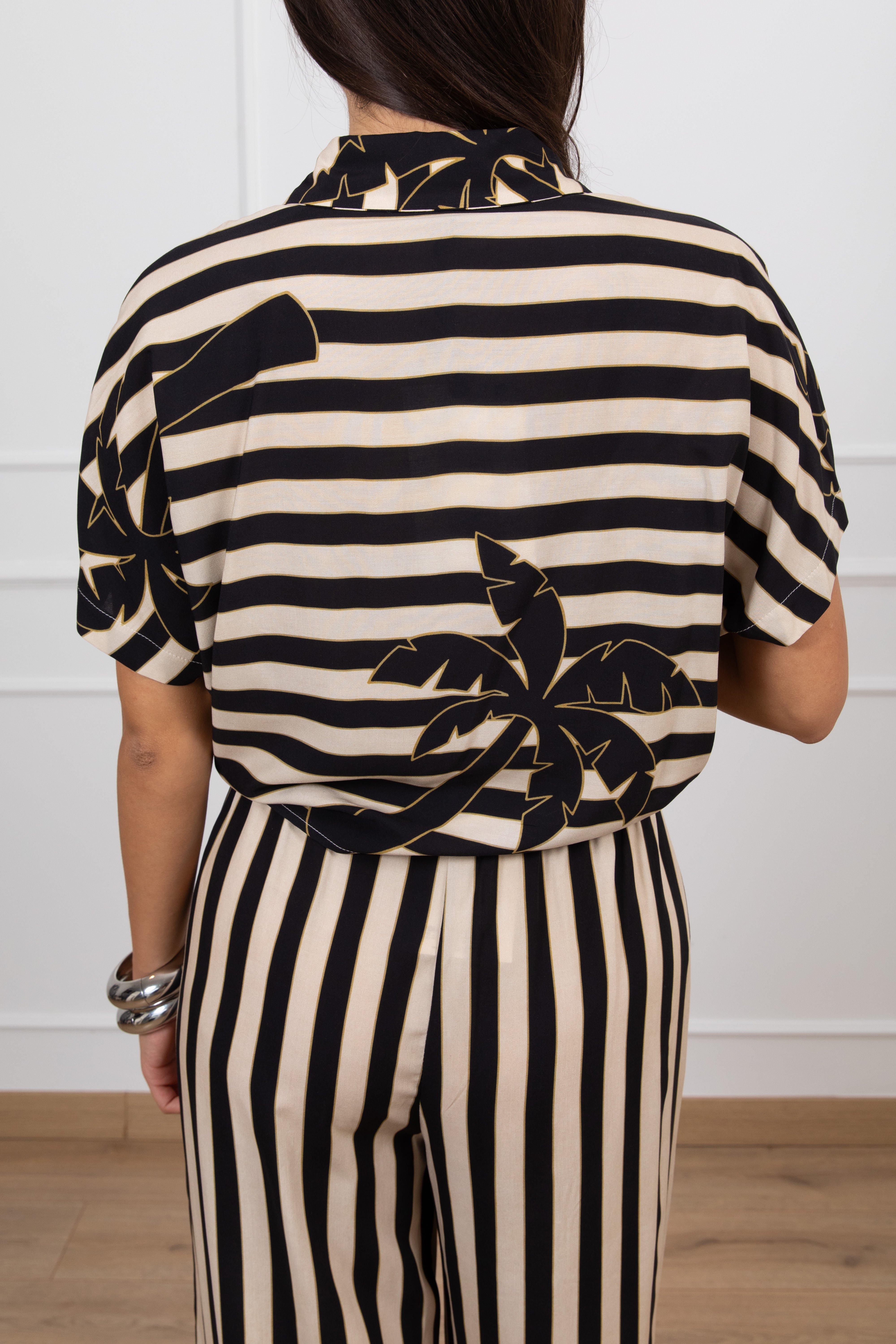 Camicia con nodo a righe fantasia palme Haveone